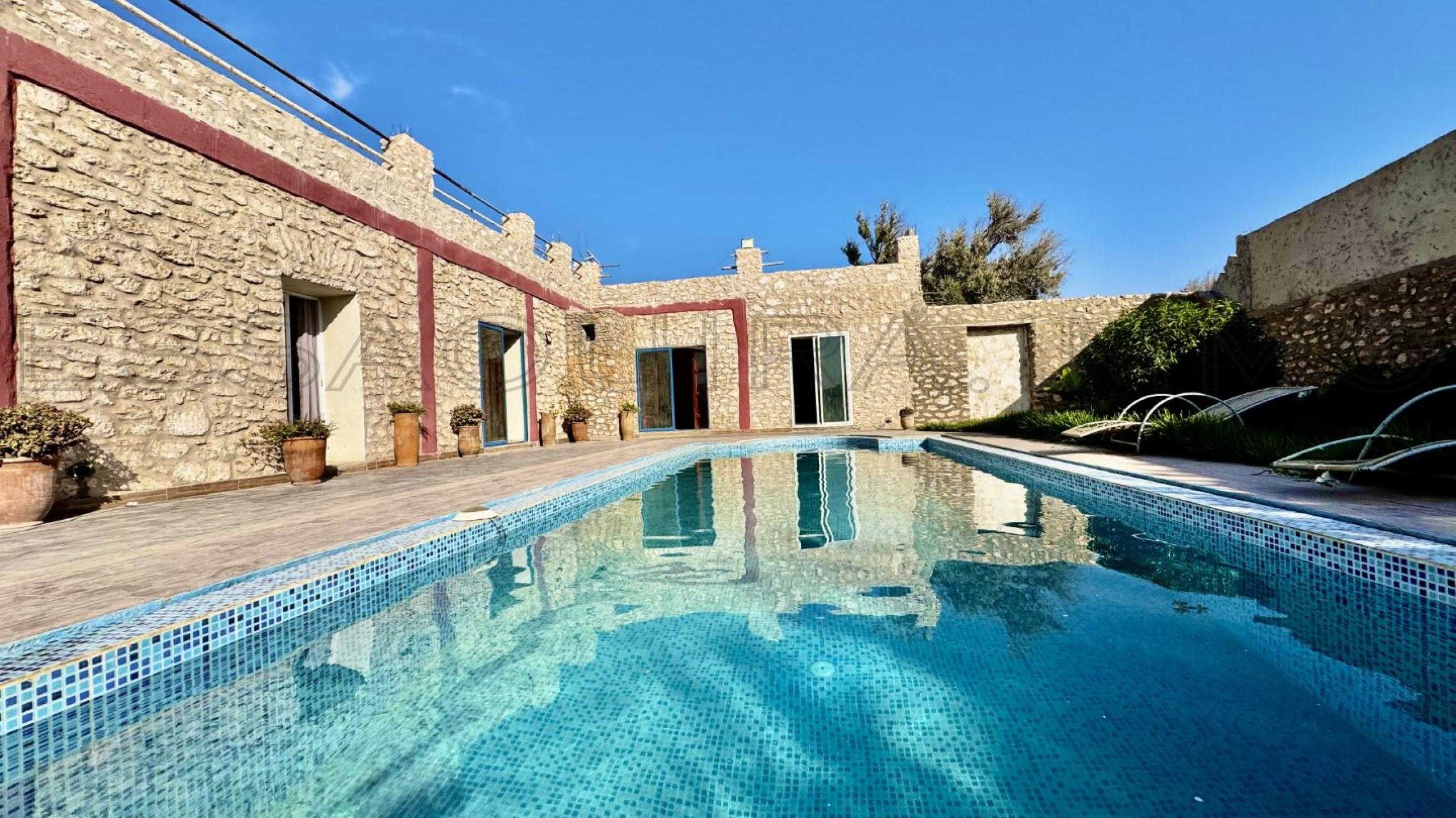 villa référence 2452