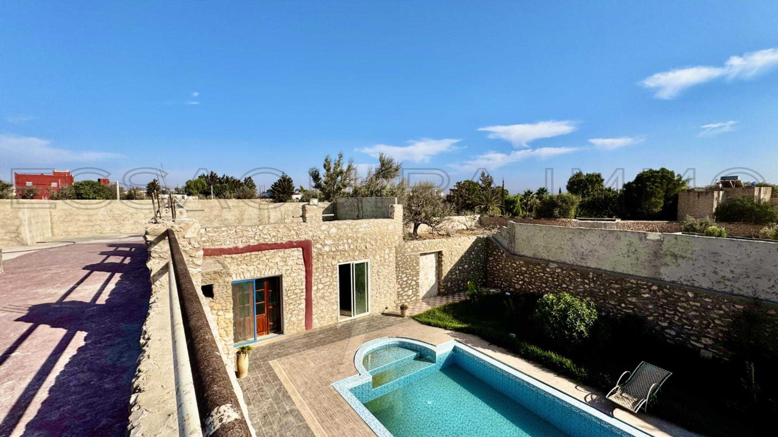 villa avec 3 chambres et 3 salles de bain