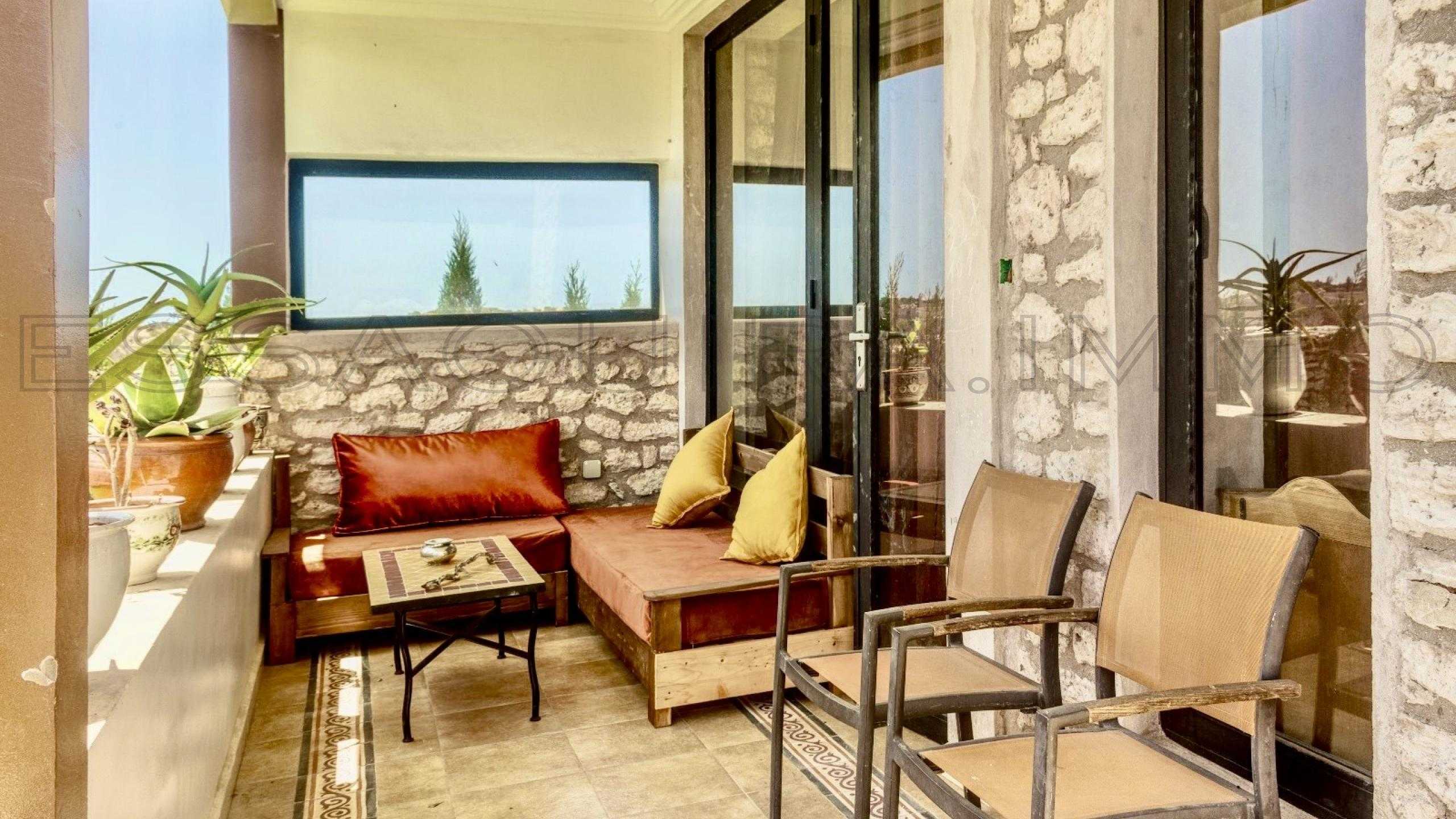 maison avec réfrigérateur