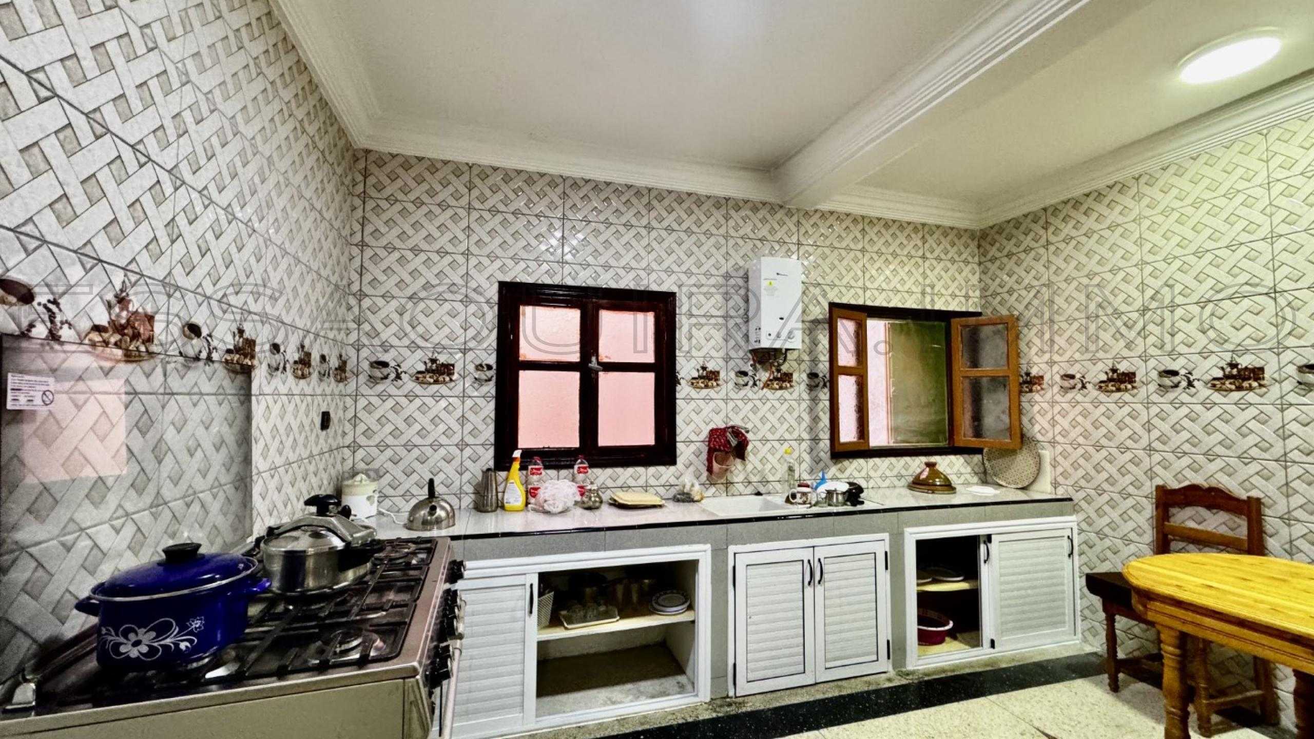 appartement avec 2 chambres et 1 salle de bain