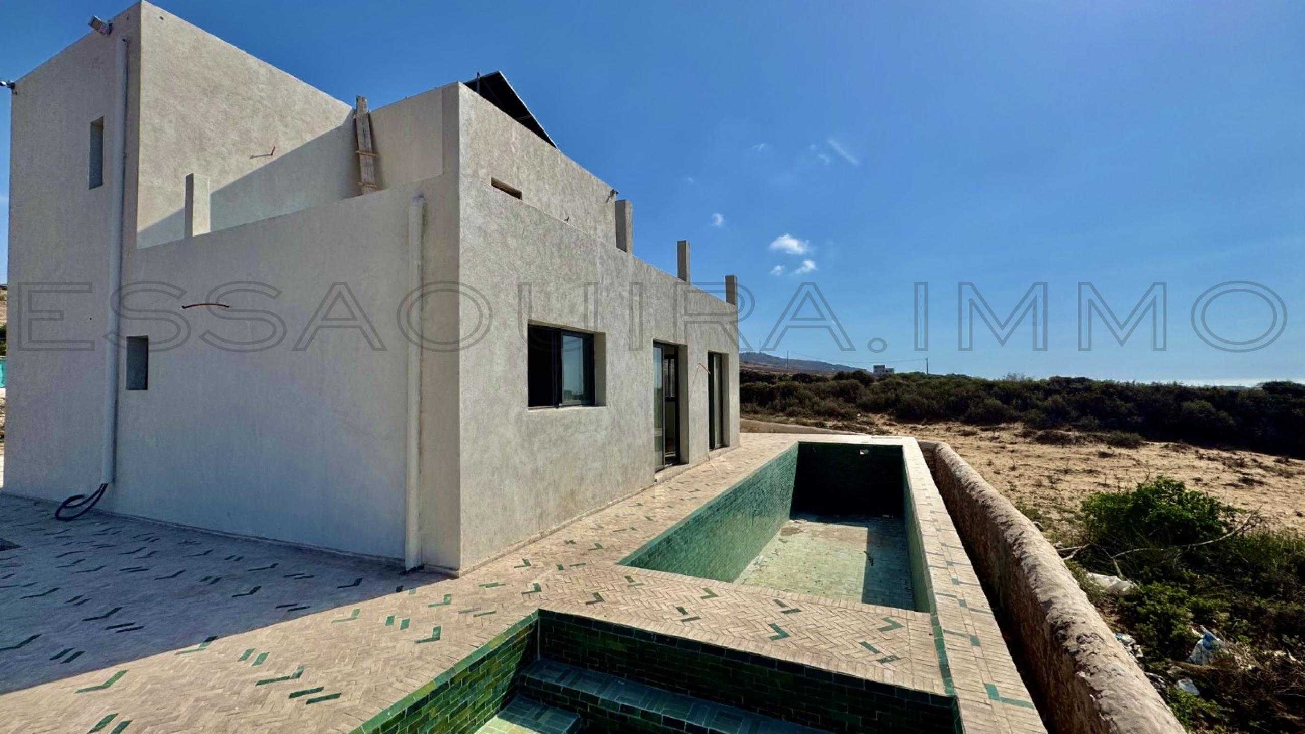 villa avec 4 chambres et 2 salles de bain