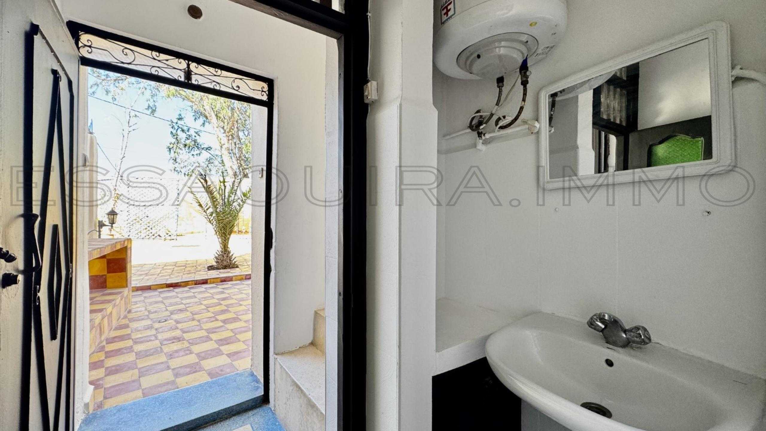 maison avec 3 chambres et 2 salles de bain