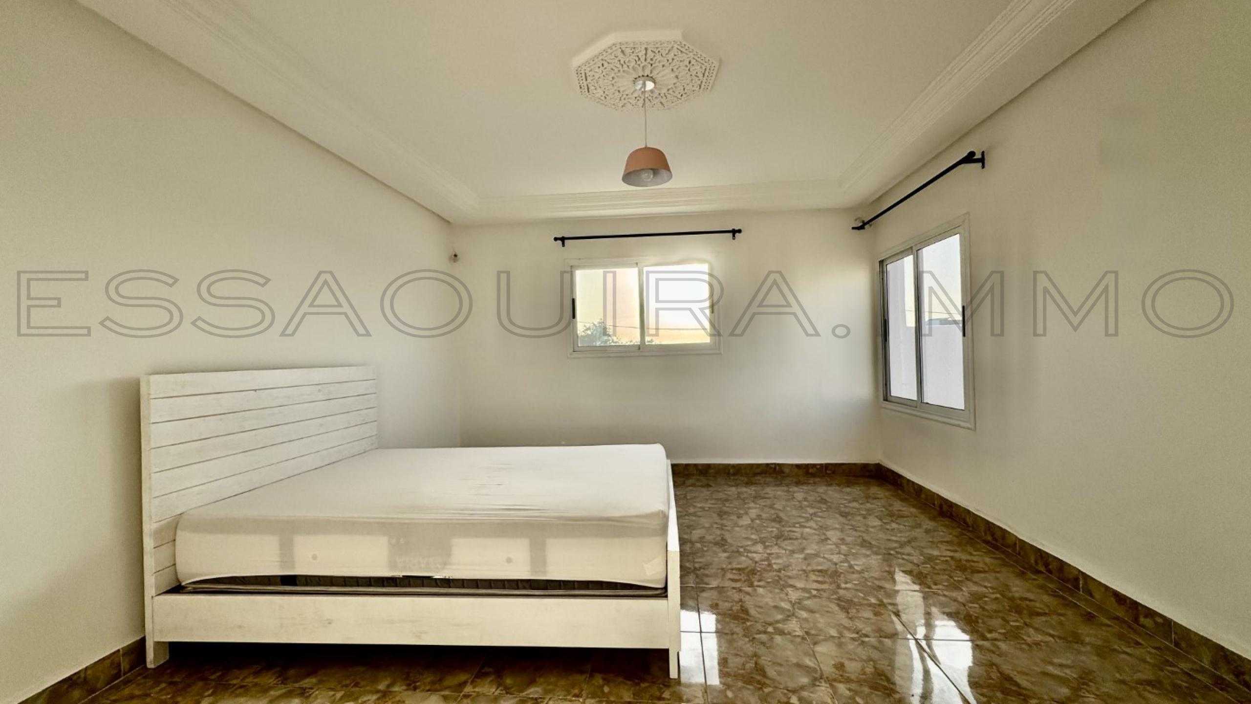 villa de 240 m² sur un terrain de 900 m²