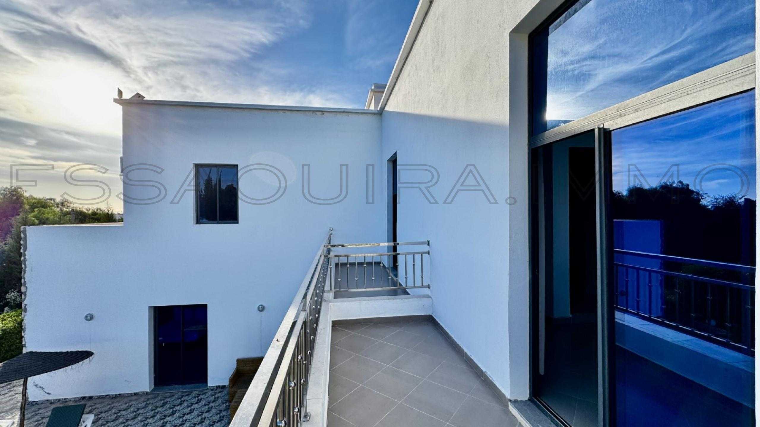 villa avec 4 chambres et 4 salles de bain