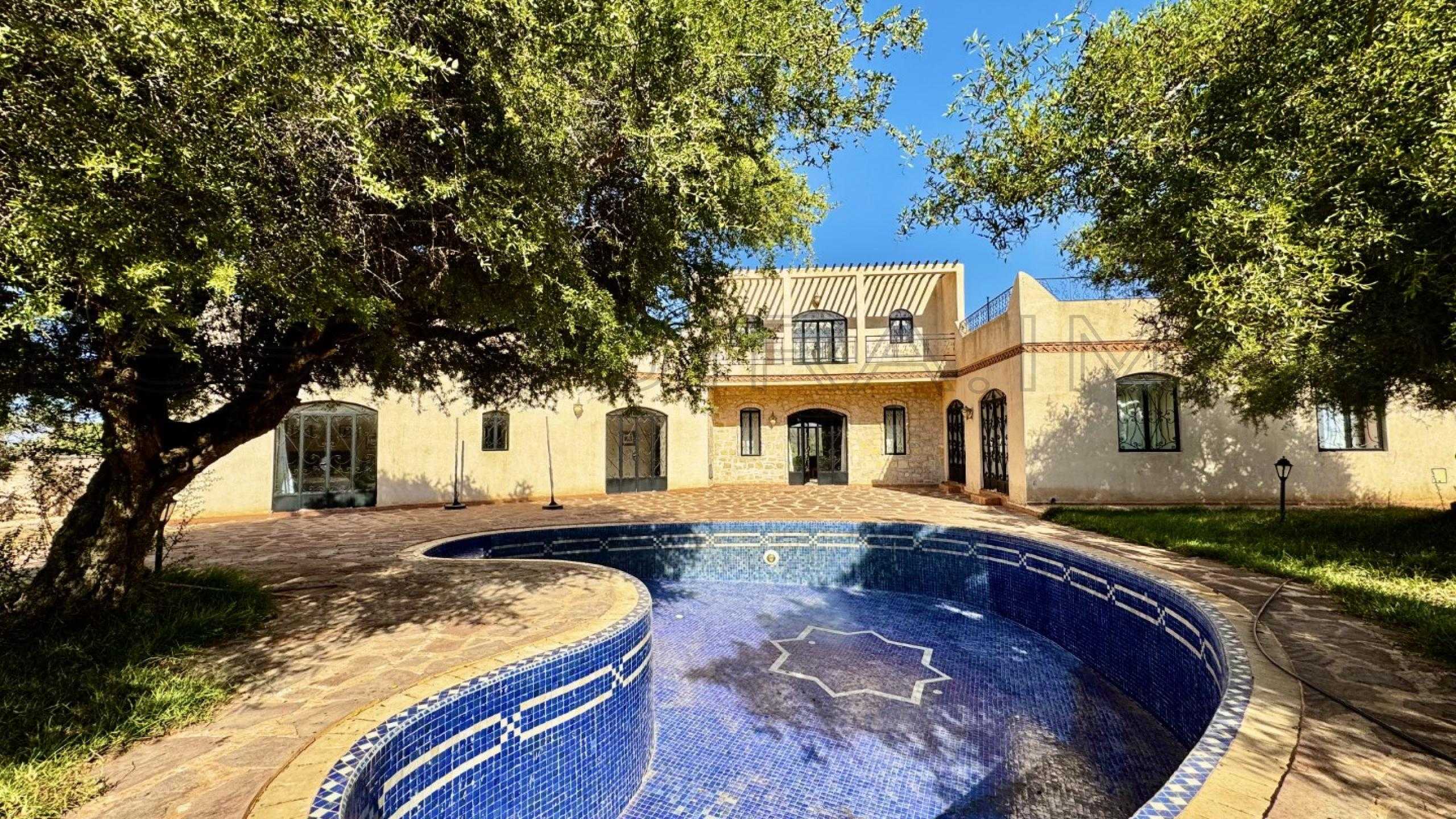 villa référence 2474