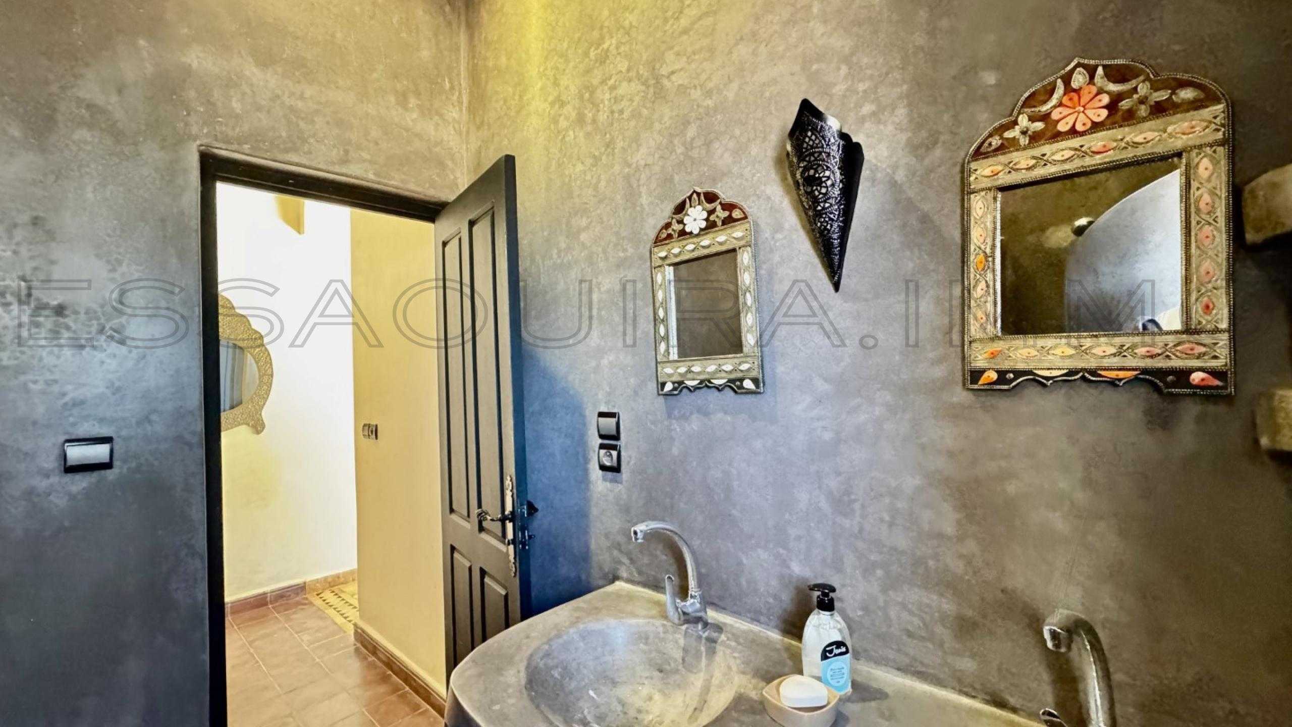 villa avec haut plafond