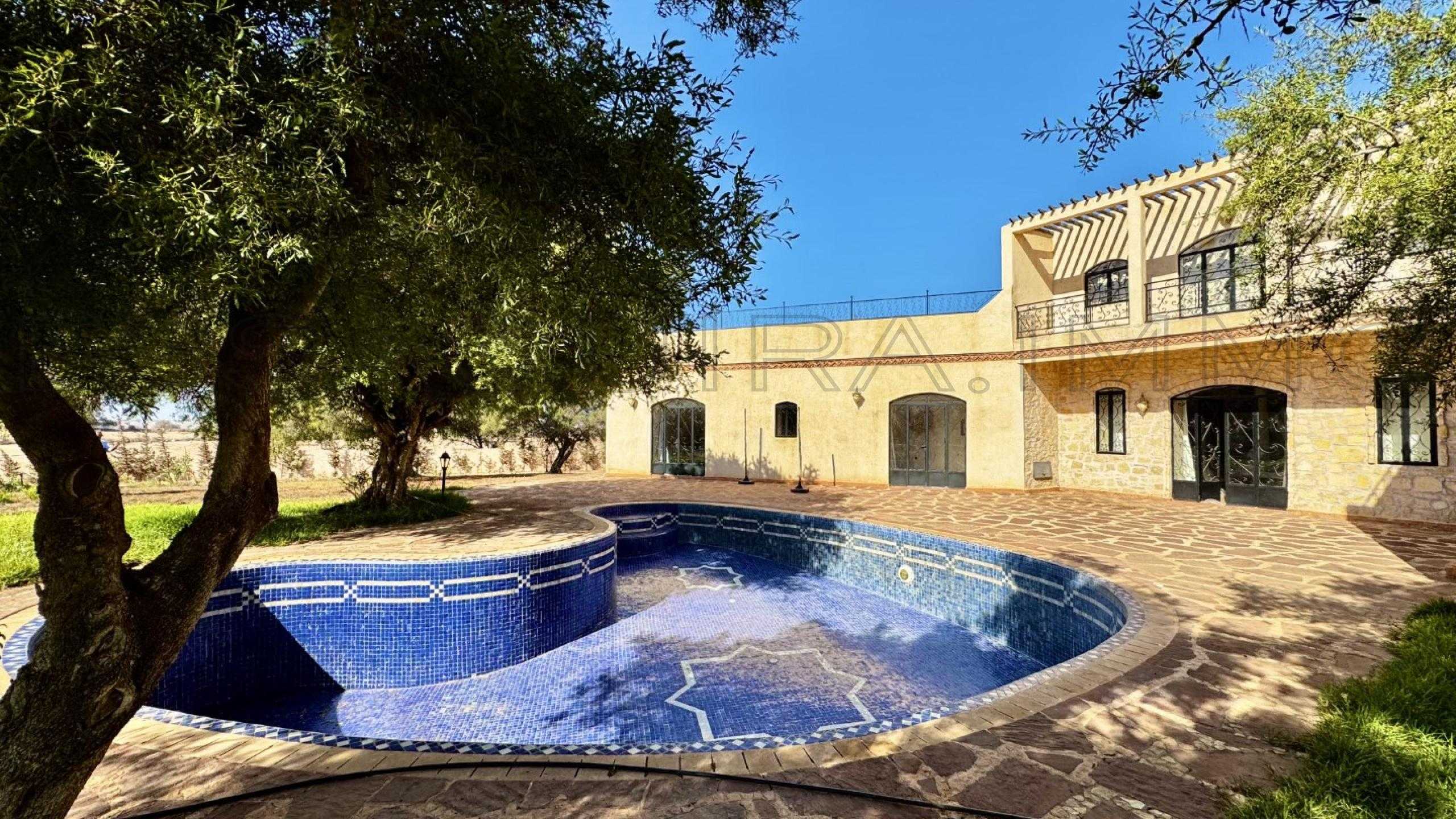 villa à 800 000€