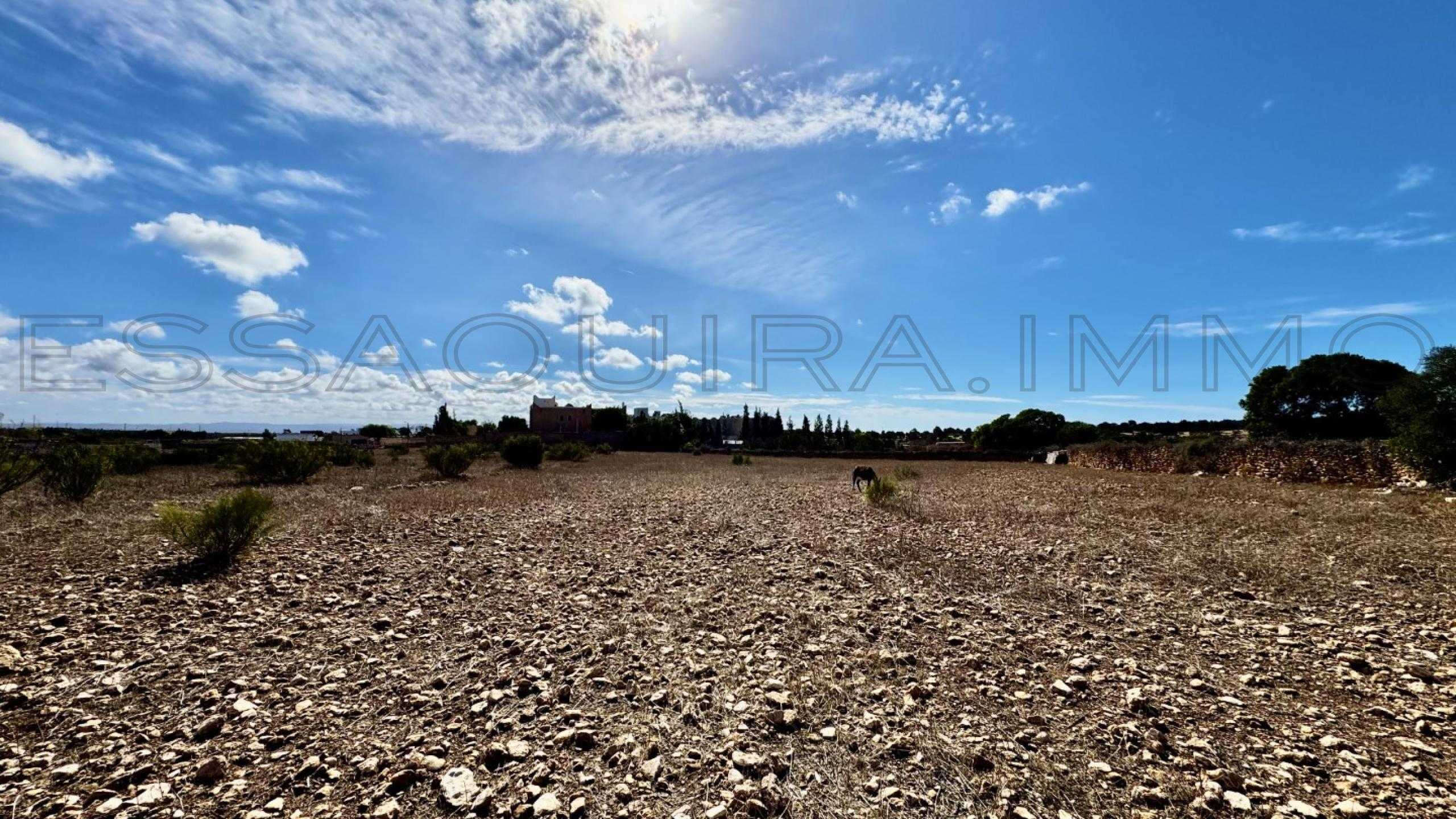 terrain à 470 000€