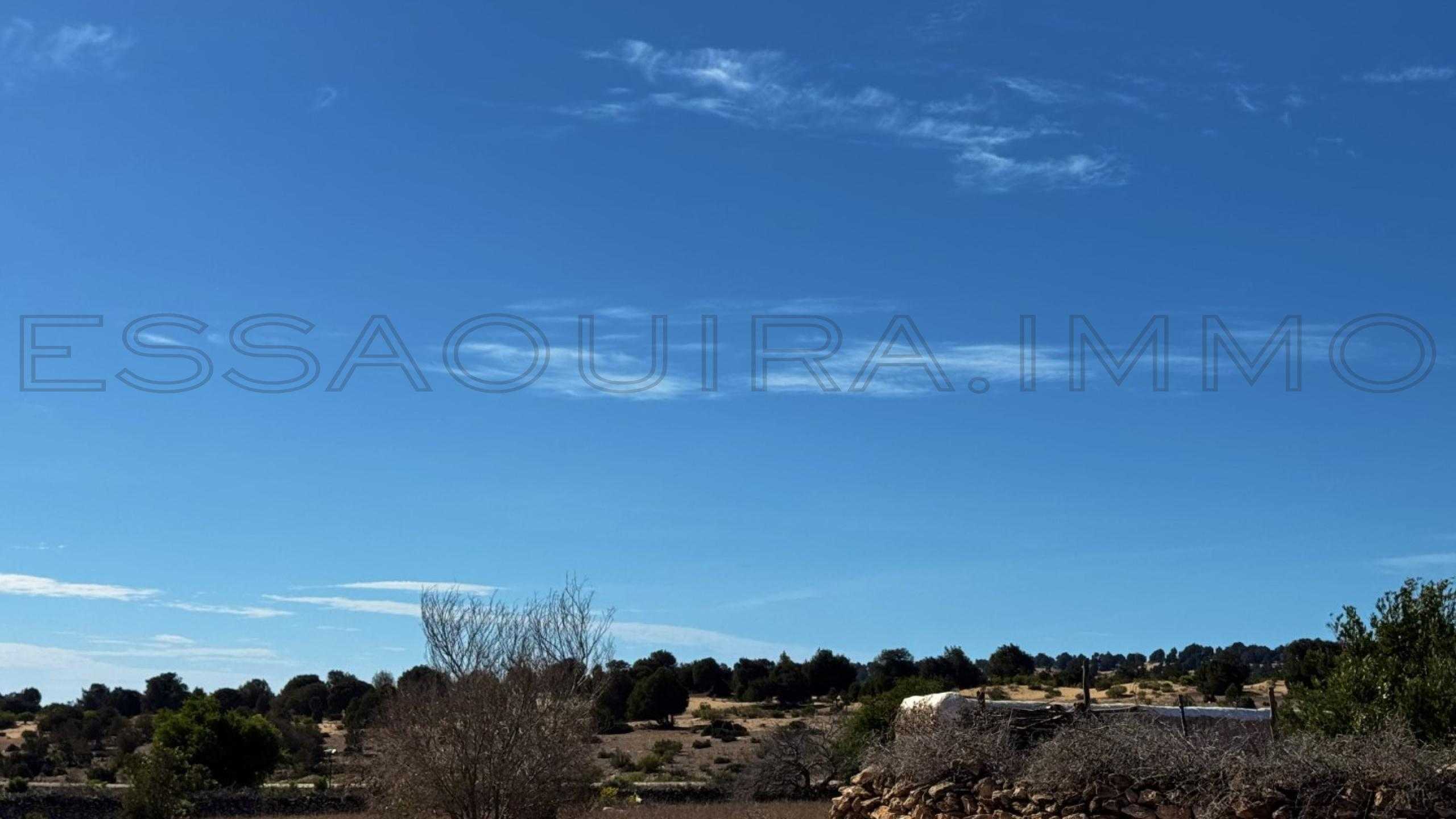 terrain à 470 000€