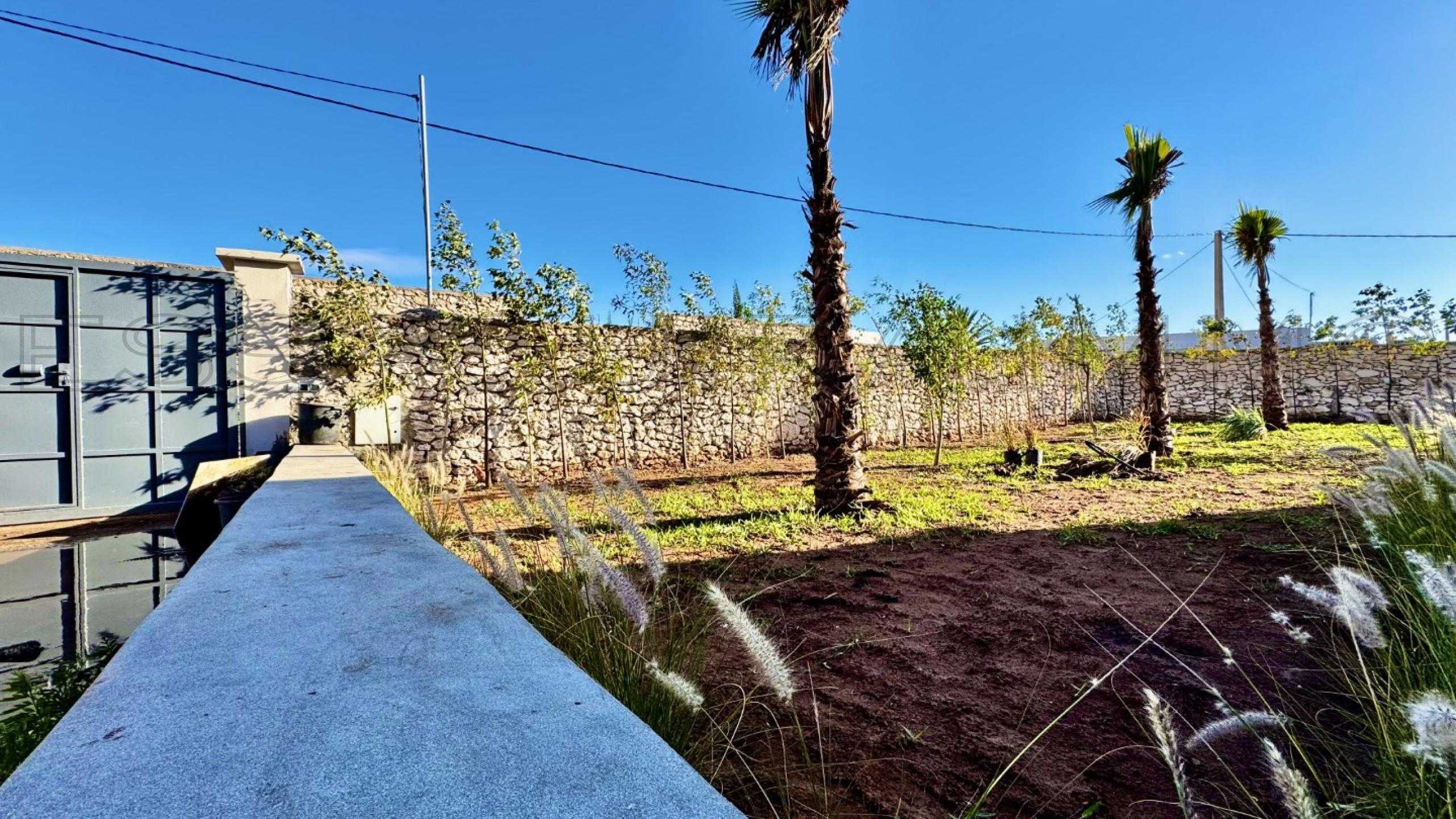 villa de 280 m² sur un terrain de 1,000 m²