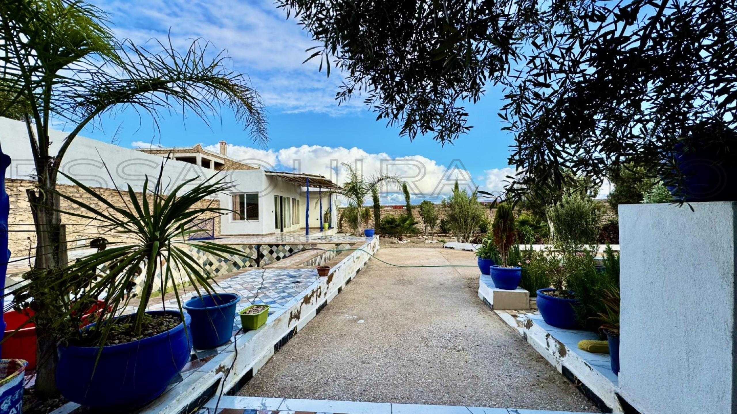 villa avec 4 chambres et 5 salles de bain