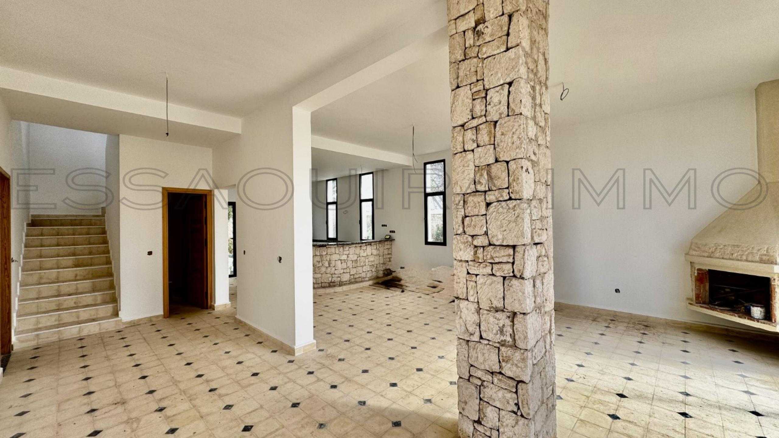 villa de 240 m² sur un terrain de 1,200 m²