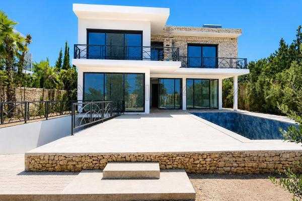 Villa Contemporaine de Standing – Zone Urbaine à 5 Minutes d’Essaouira