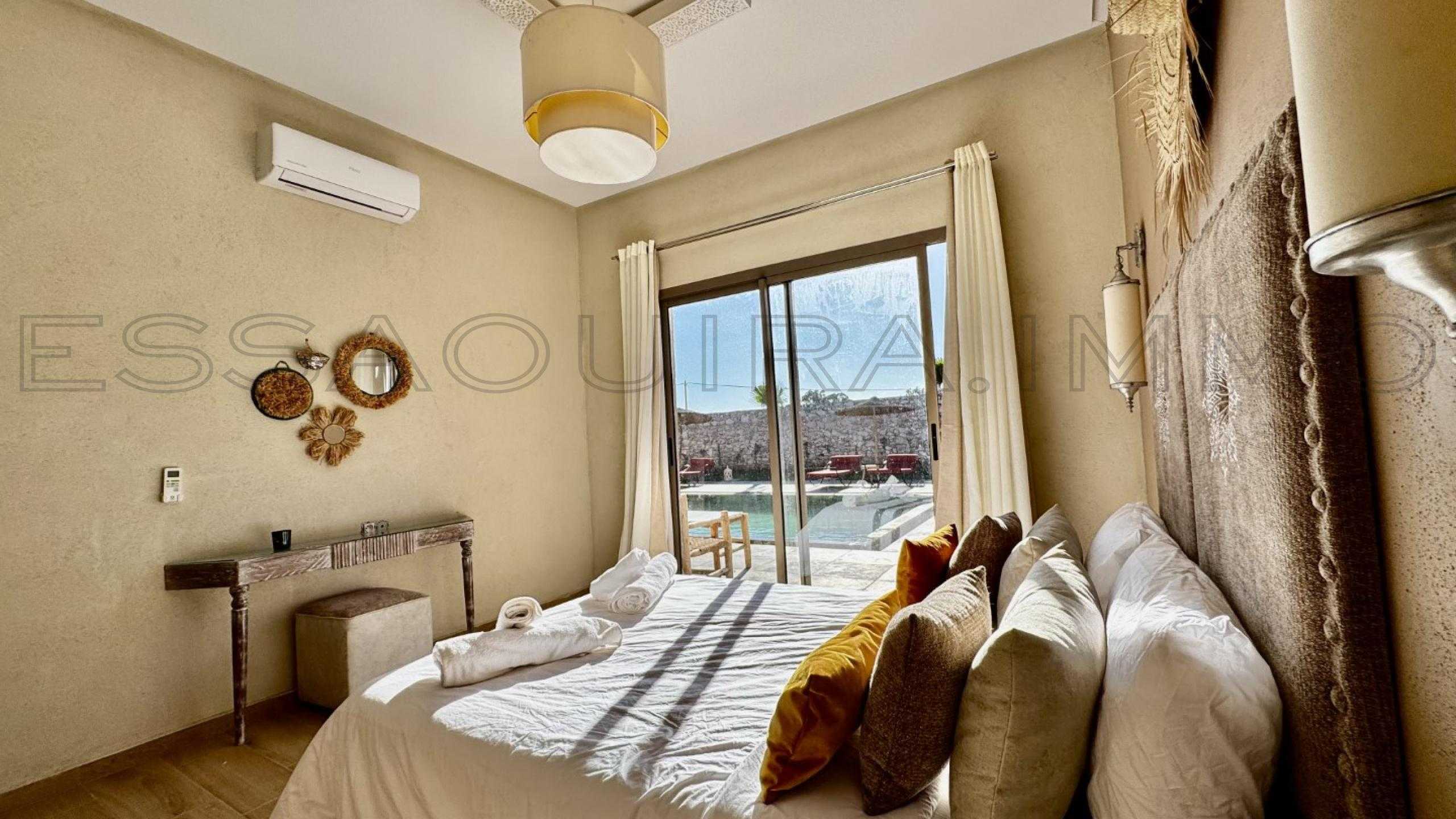 villa avec 4 chambres et 4 salles de bain