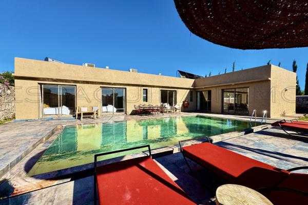 Villa moderne & traditionnelle – Confort absolu