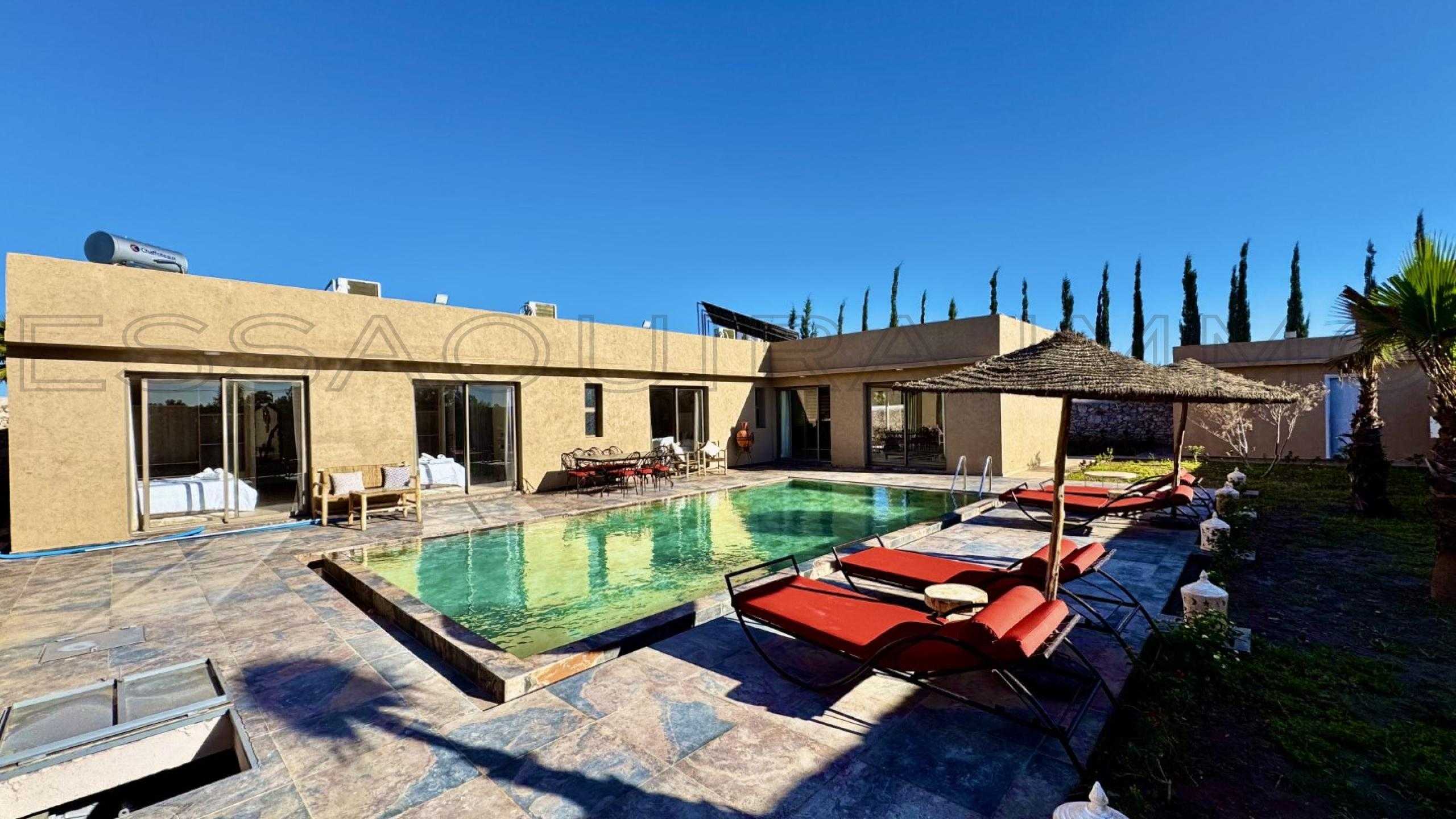 villa avec 4 chambres et 4 salles de bain