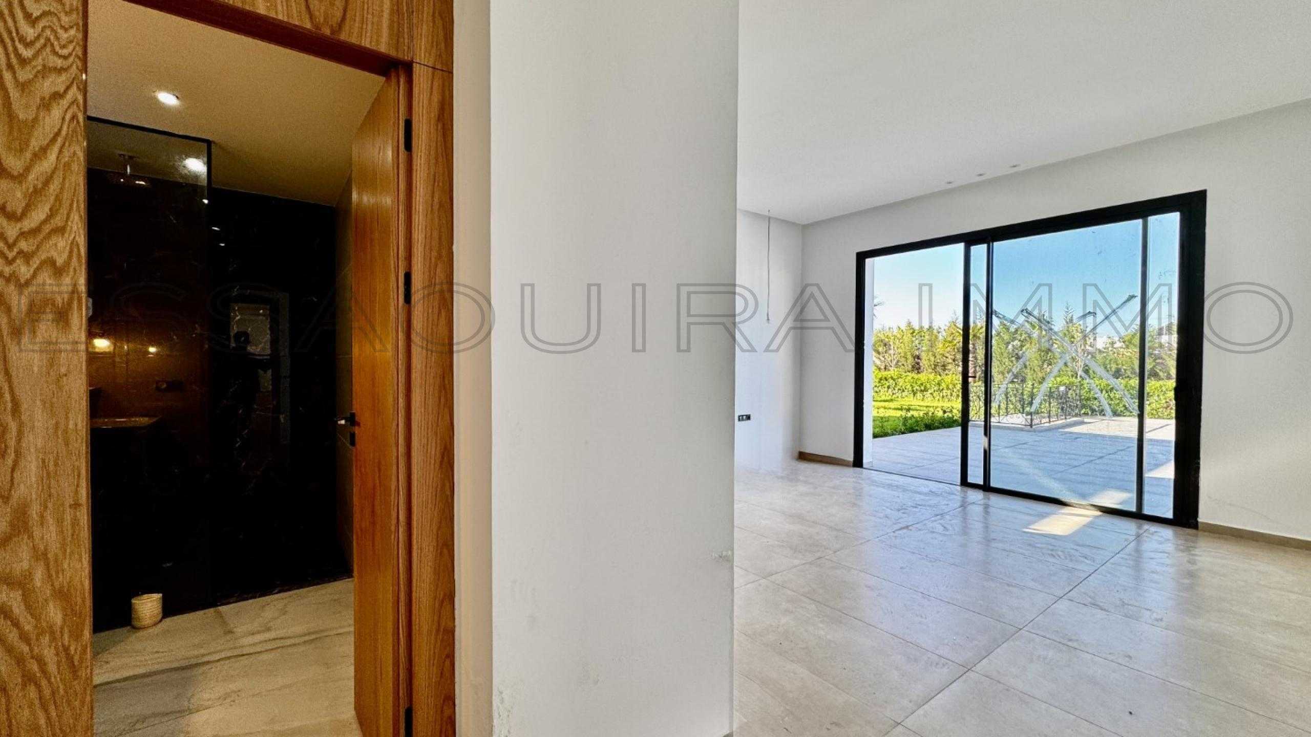 villa avec 4 chambres et 4 salles de bain