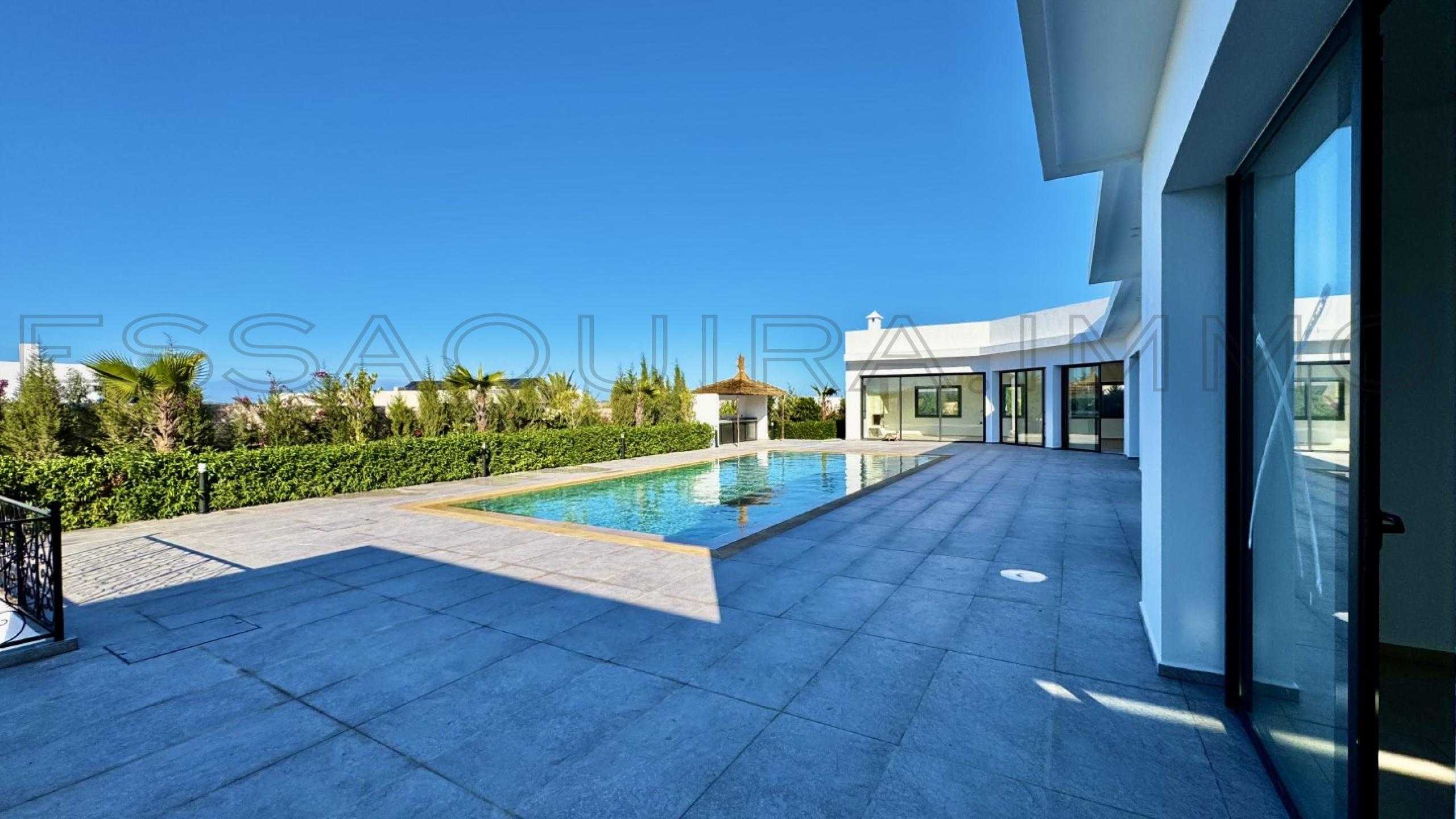 villa de 290 m² sur un terrain de 1,600 m²