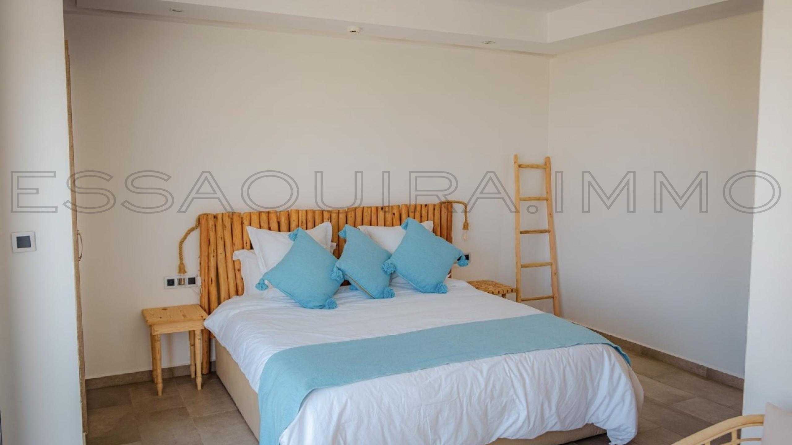 villa avec 4 chambres et 4 salles de bain