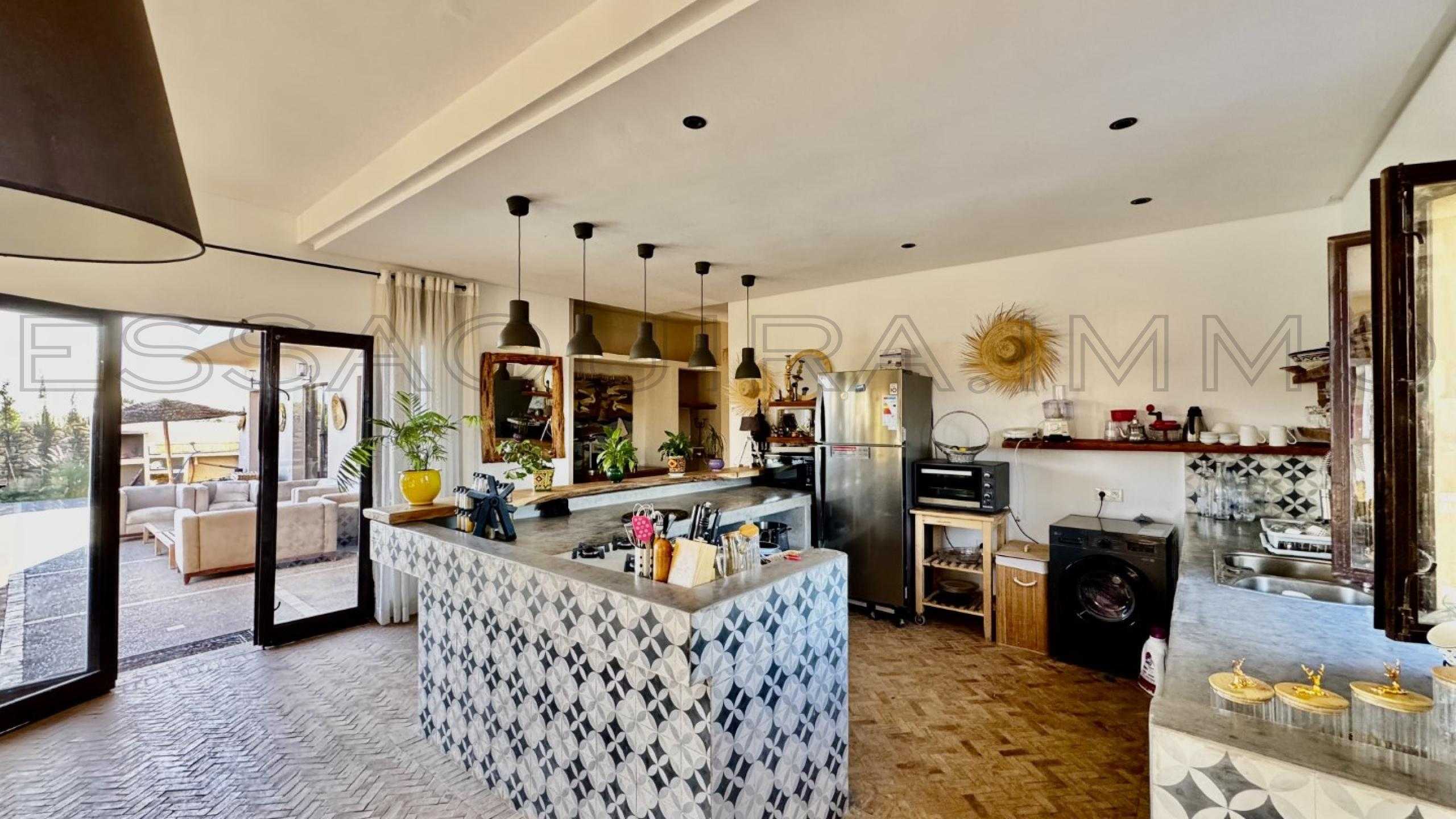 villa avec 4 chambres et 4 salles de bain