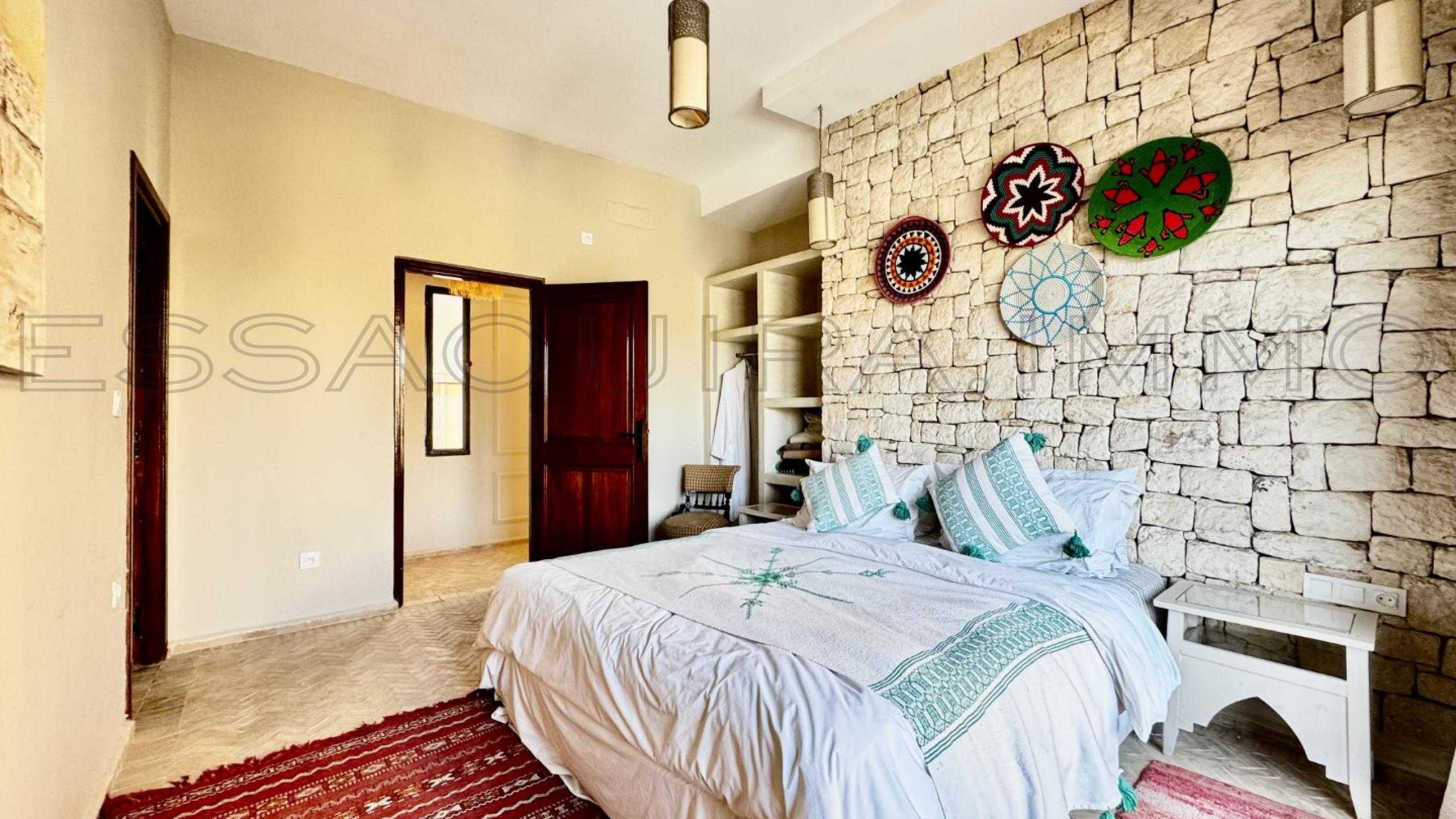 villa avec 4 chambres et 4 salles de bain