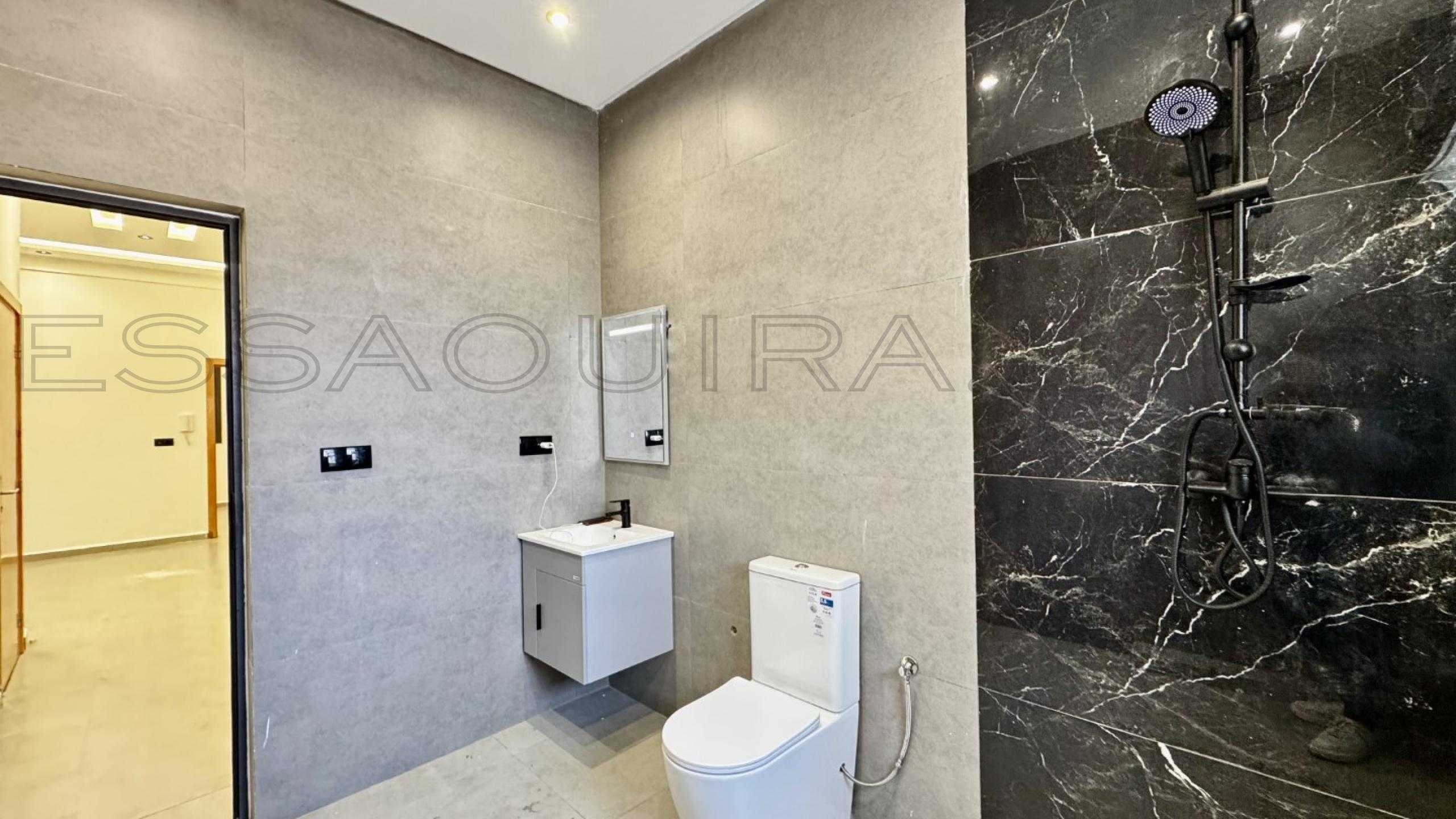 appartement avec 2 chambres et 1 salle de bain