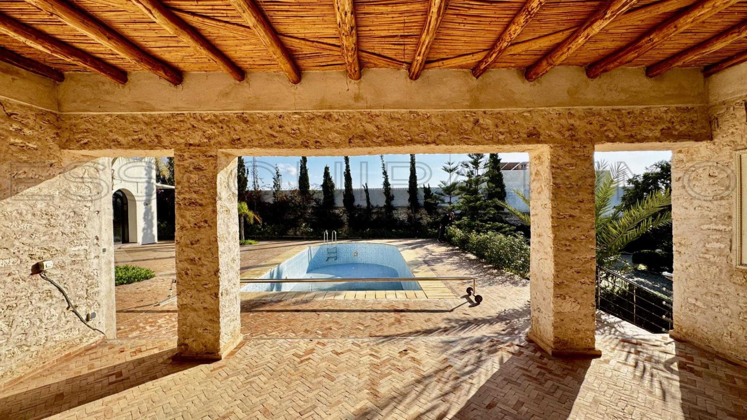 villa avec 4 chambres et 4 salles de bain