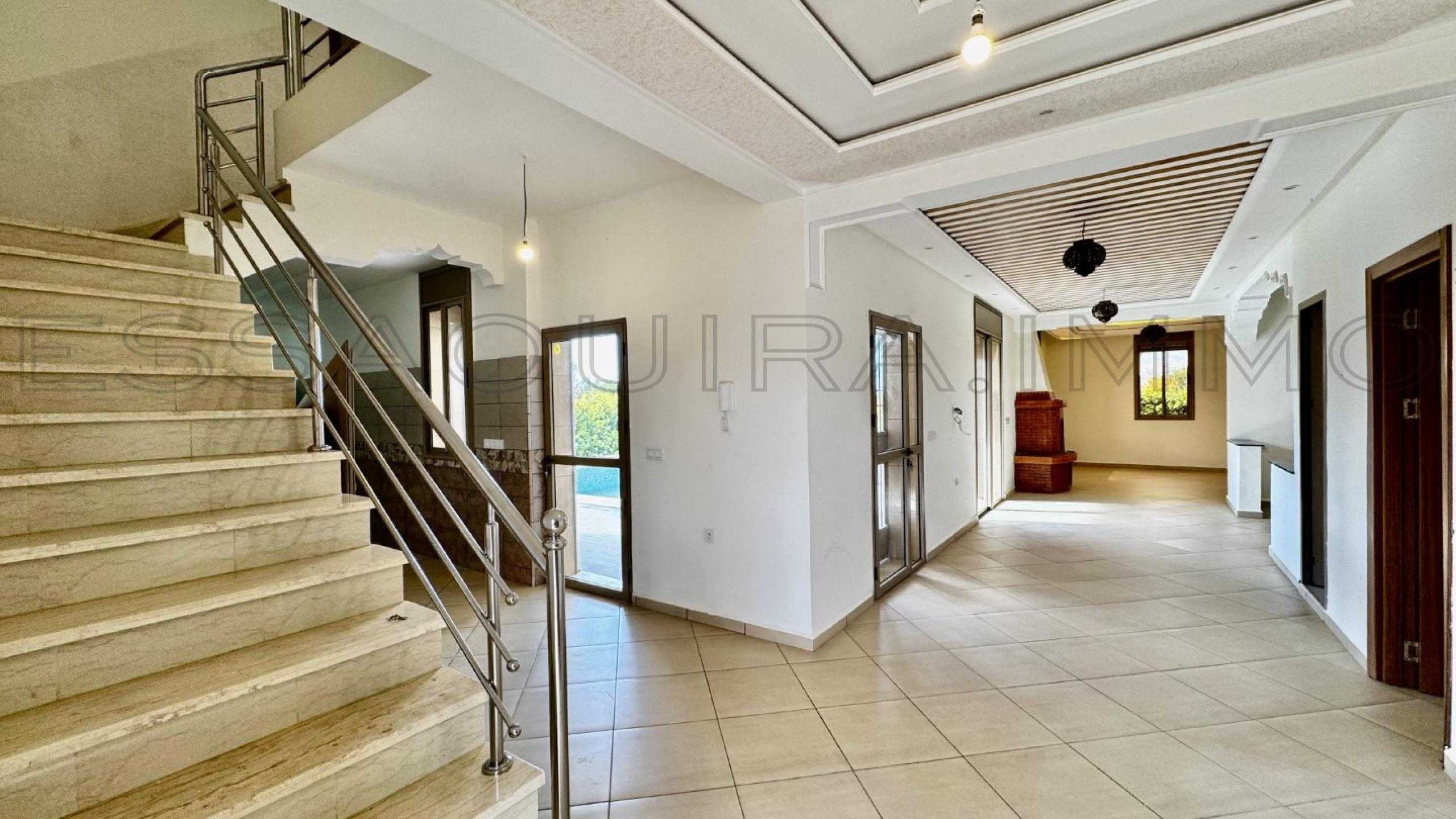 villa de 310 m&sup2; sur un terrain de 2,500 m&sup2;