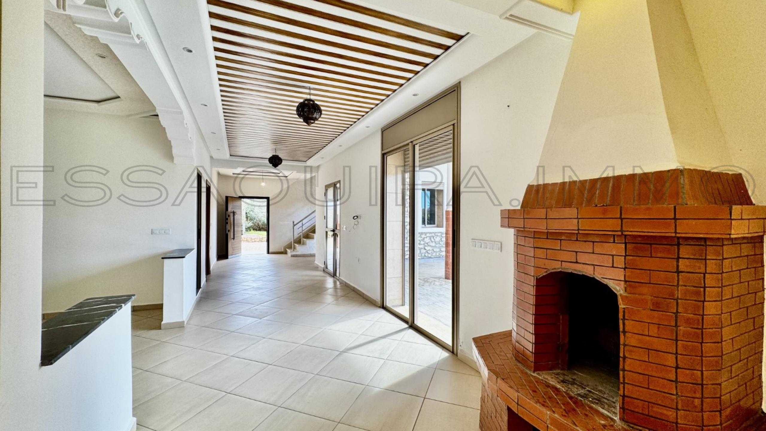 villa de 310 m&sup2; sur un terrain de 2,500 m&sup2;