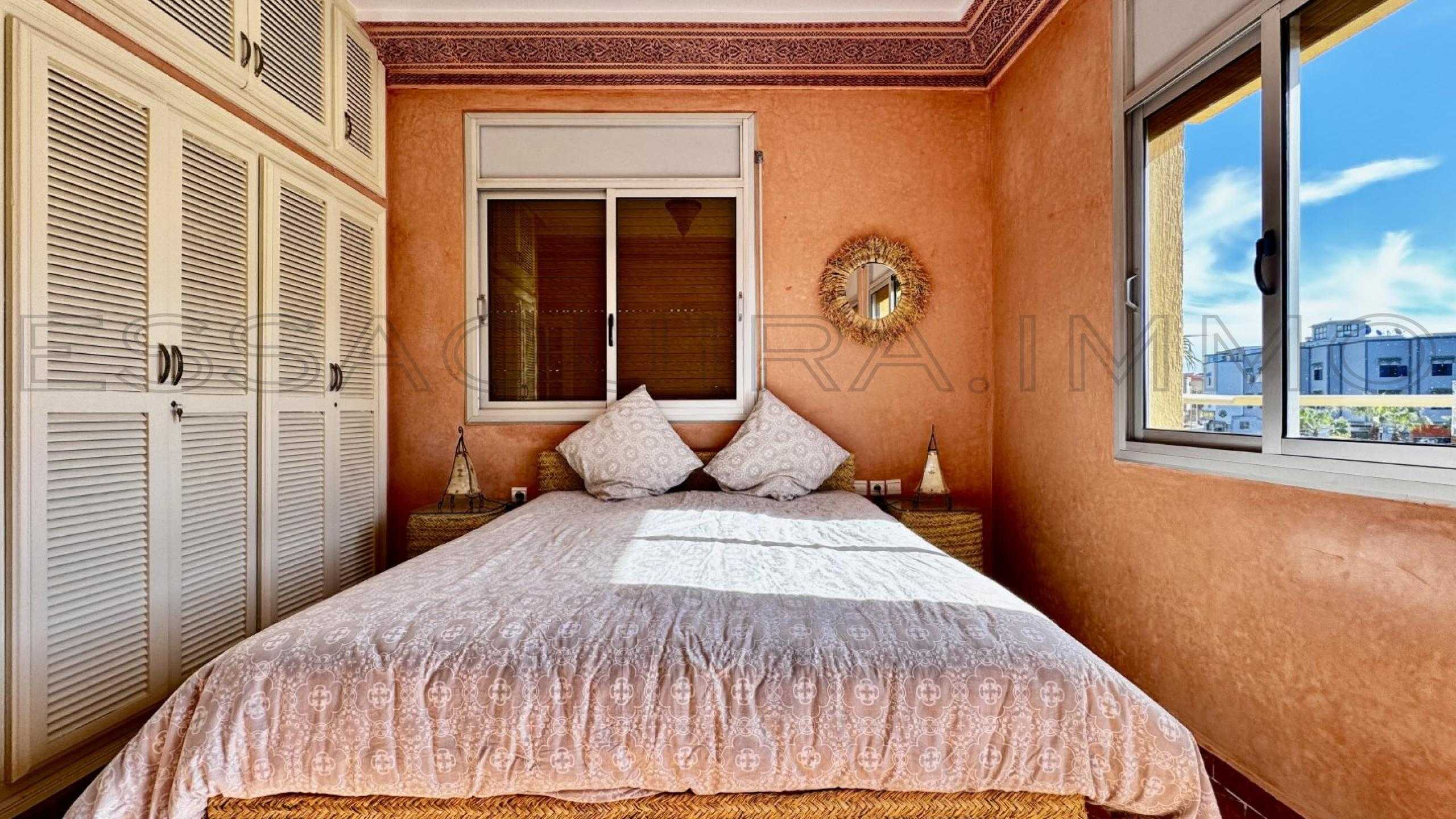 appartement avec 2 chambres et 1 salle de bain