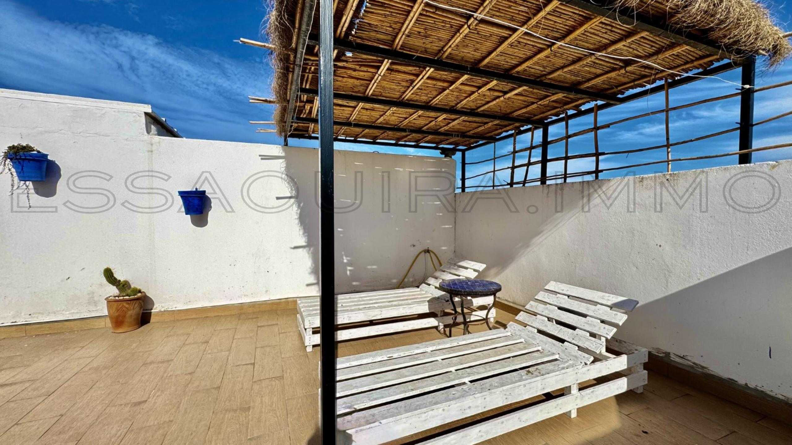 appartement avec 2 chambres et 1 salle de bain