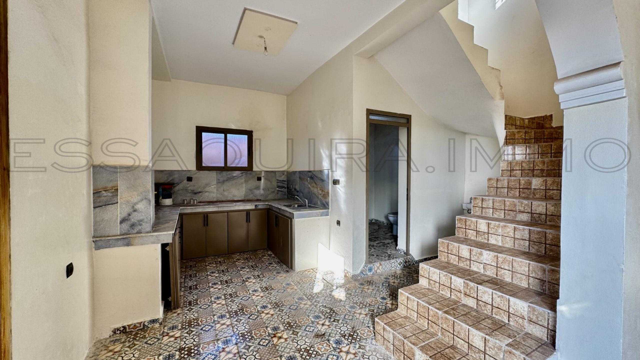 maison avec 1 chambre et 1 salle de bain