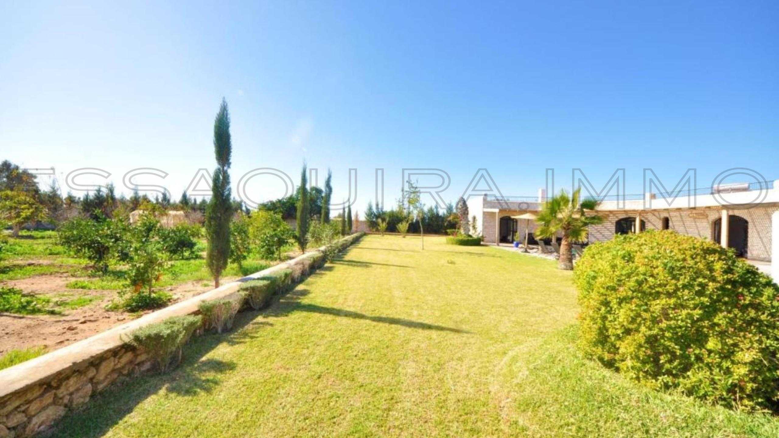 villa avec 4 chambres et 4 salles de bain