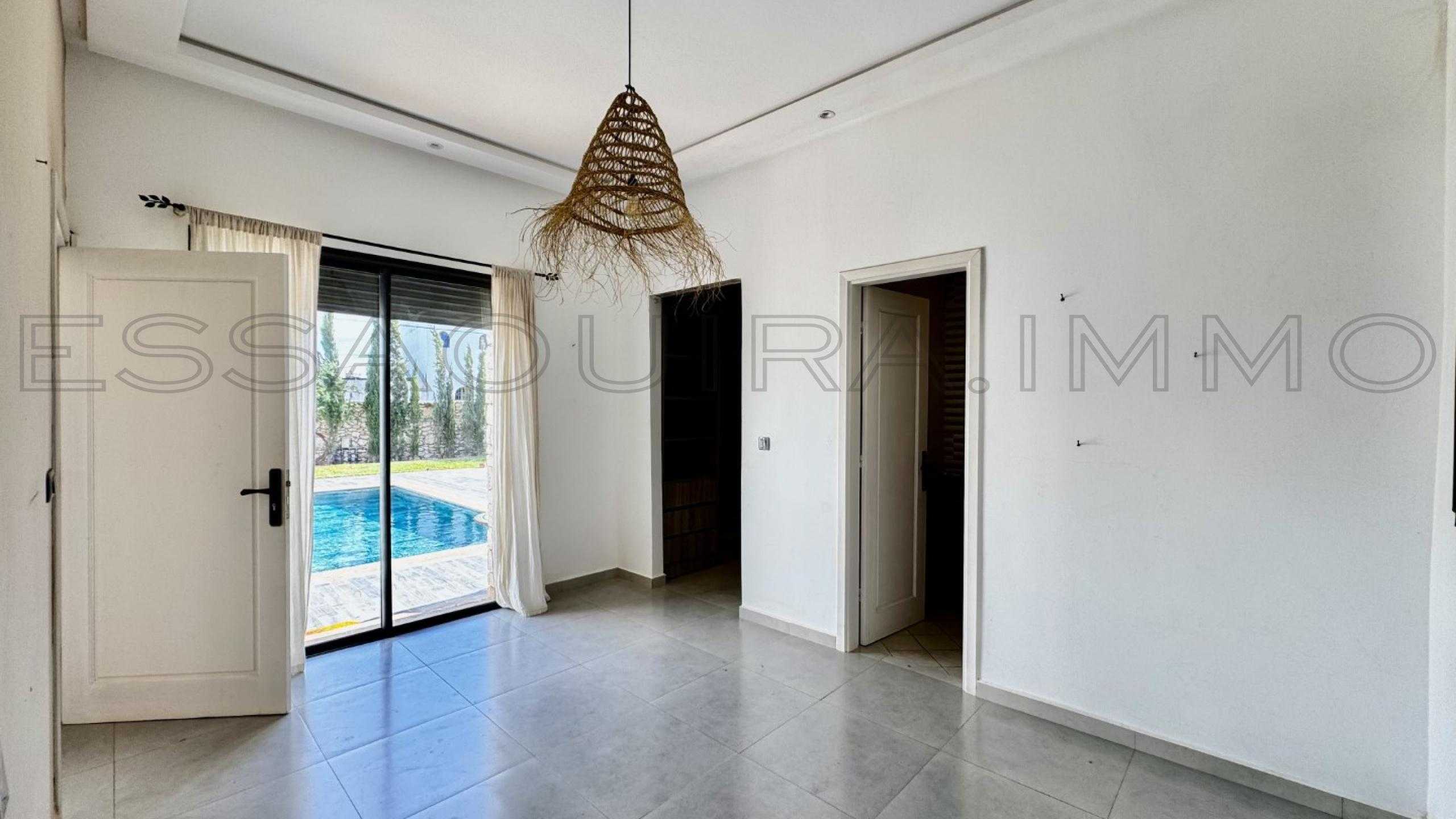 villa avec 3 chambres et 3 salles de bain