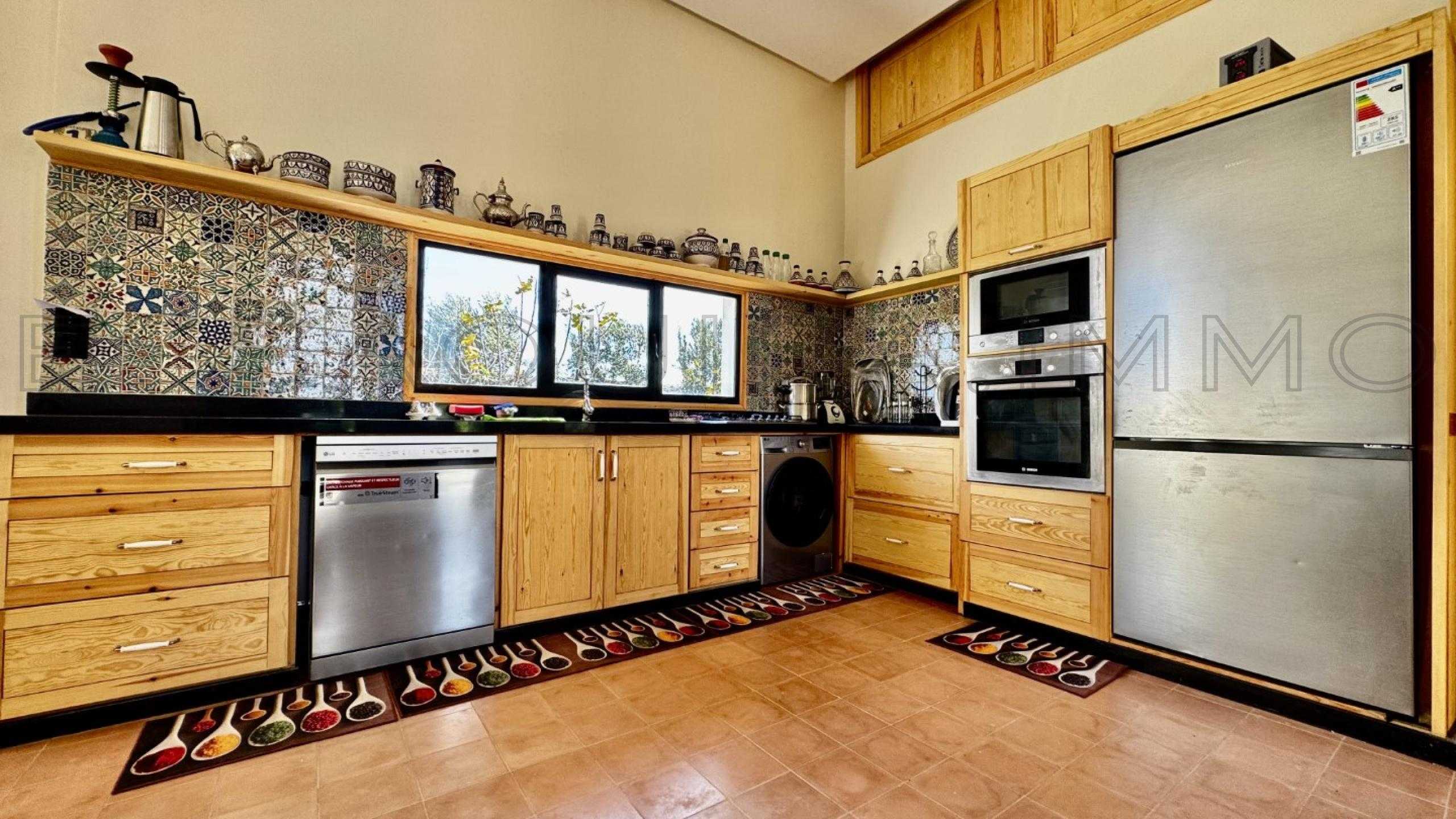 villa de 180 m&sup2; sur un terrain de 2,000 m&sup2;