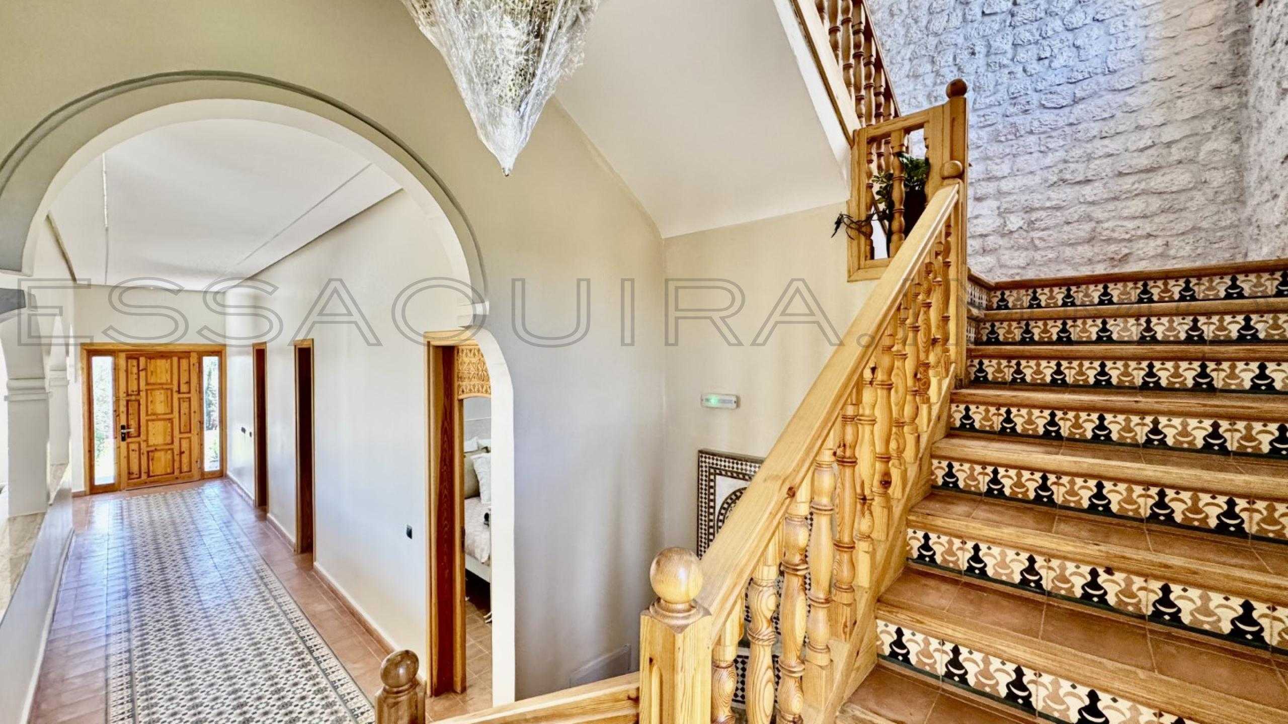 villa avec 4 chambres et 4 salles de bain