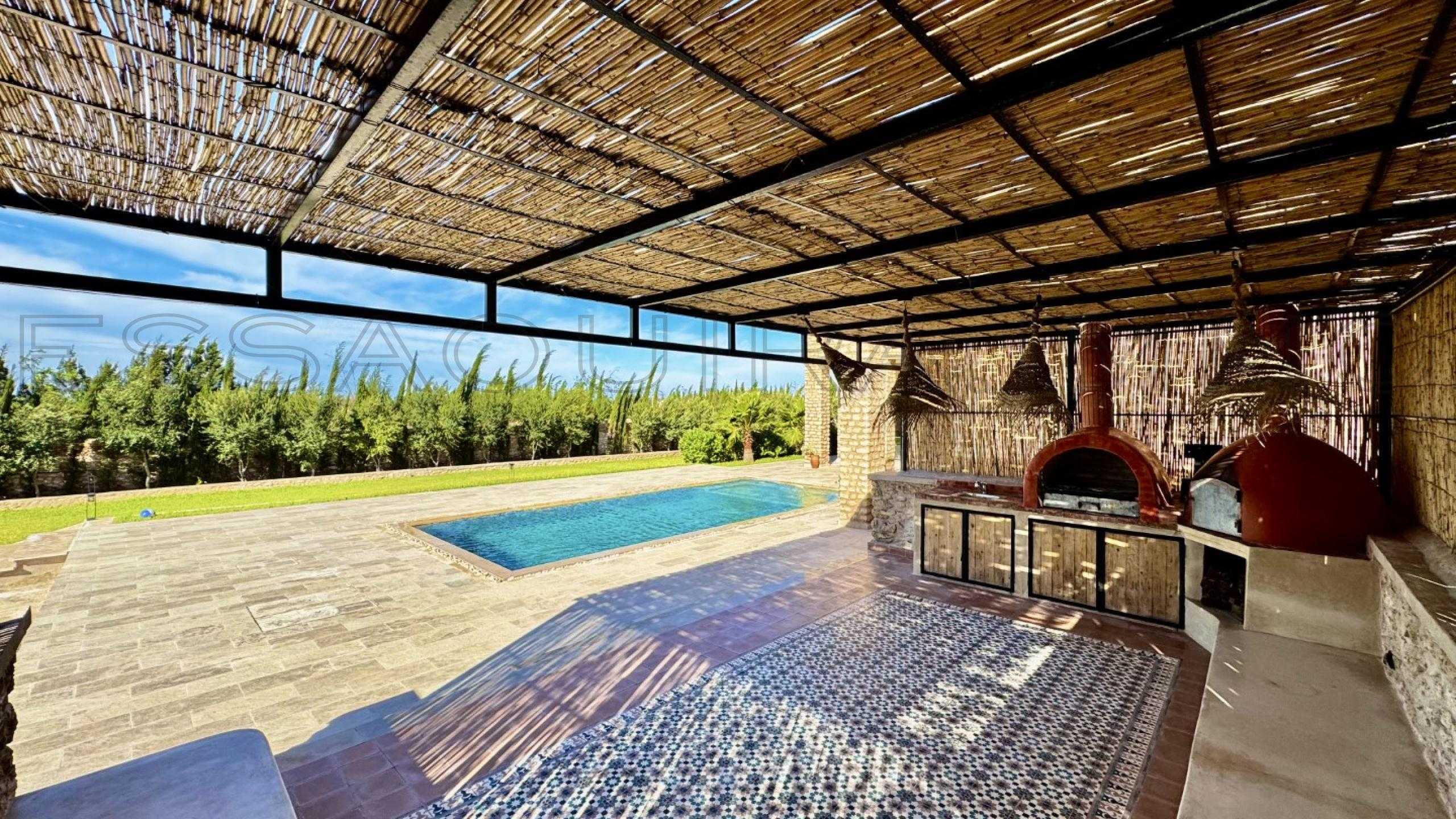 villa avec 4 chambres et 4 salles de bain