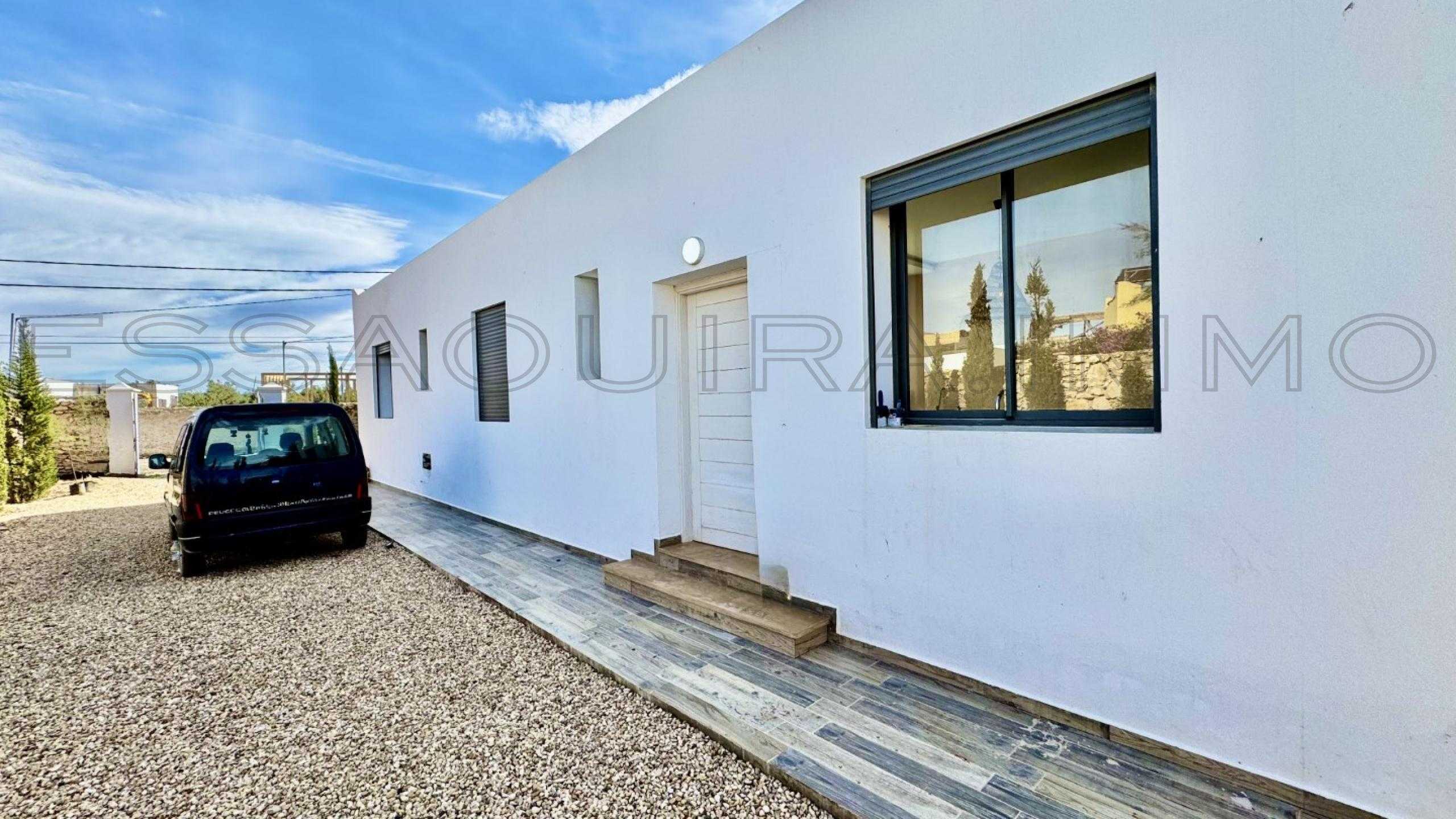 villa avec 3 chambres et 3 salles de bain