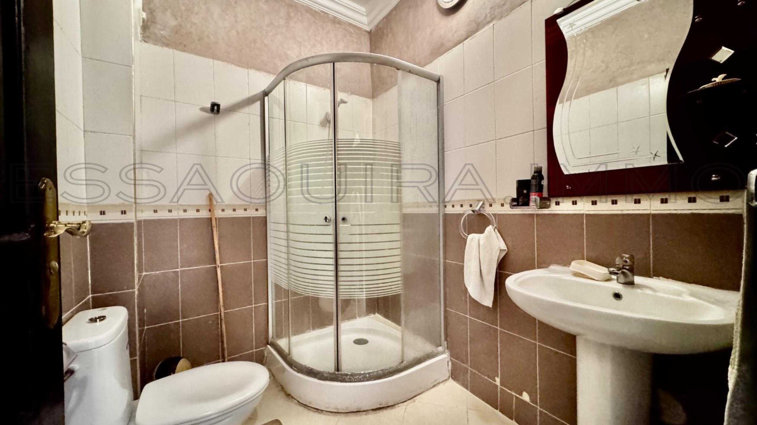 appartement avec 2 chambres et 1 salle de bain