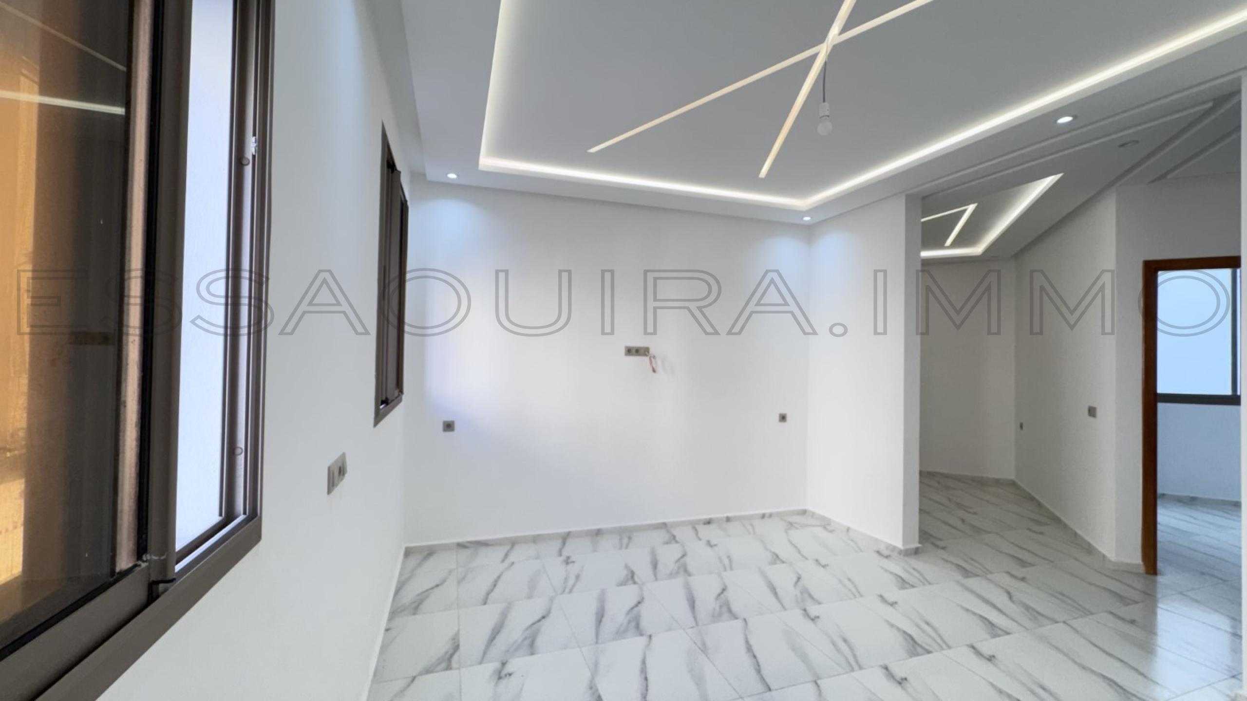 appartement avec 3 chambres et 1 salle de bain