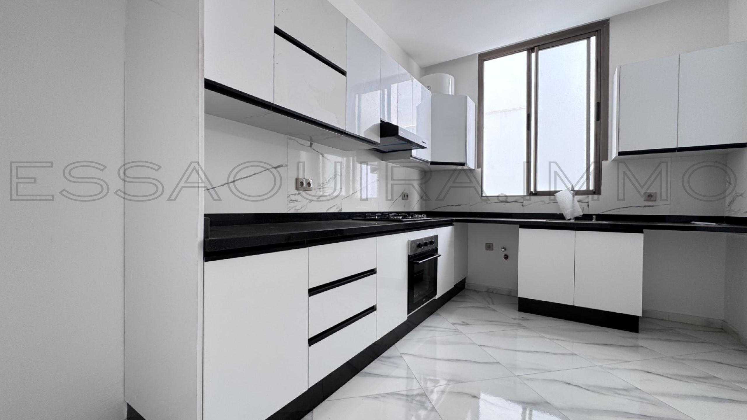 appartement avec 3 chambres et 1 salle de bain