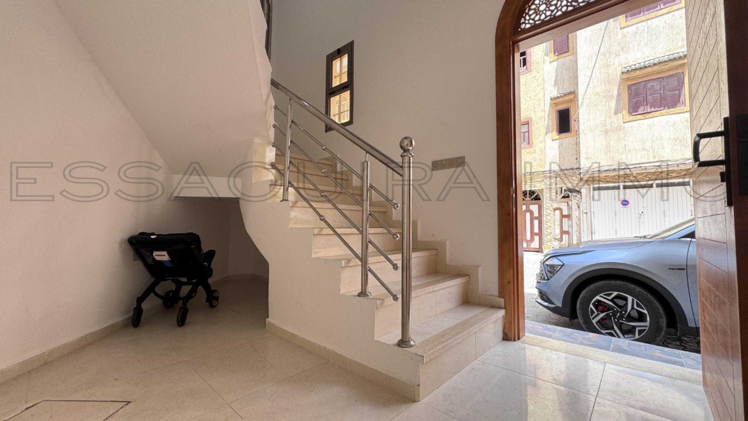 appartement avec 3 chambres et 1 salle de bain