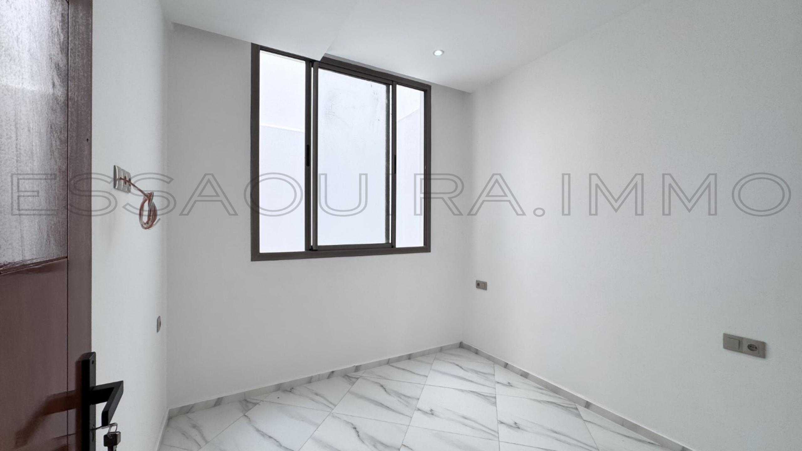 appartement avec 3 chambres et 1 salle de bain