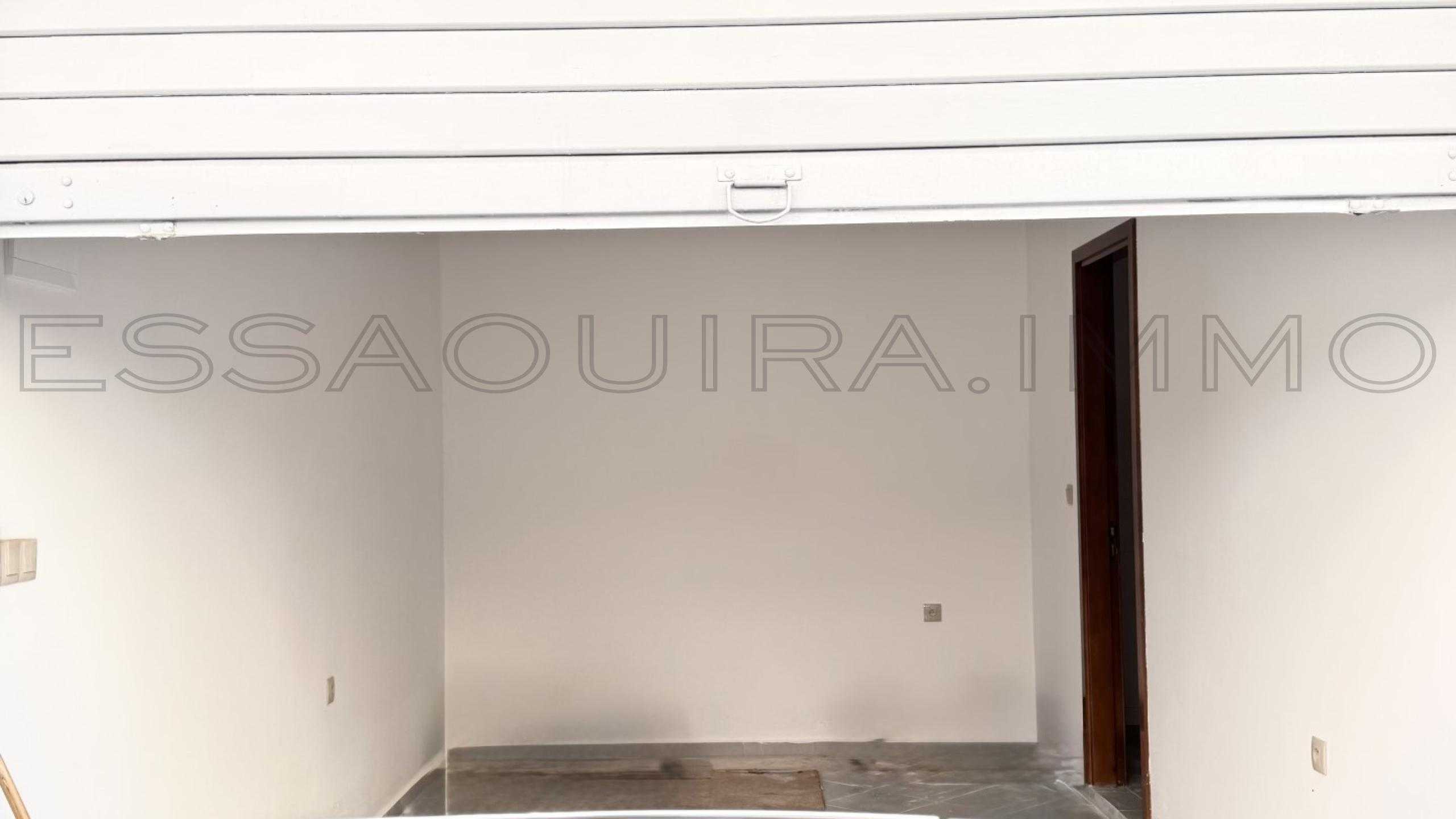 local commercial référence 2526