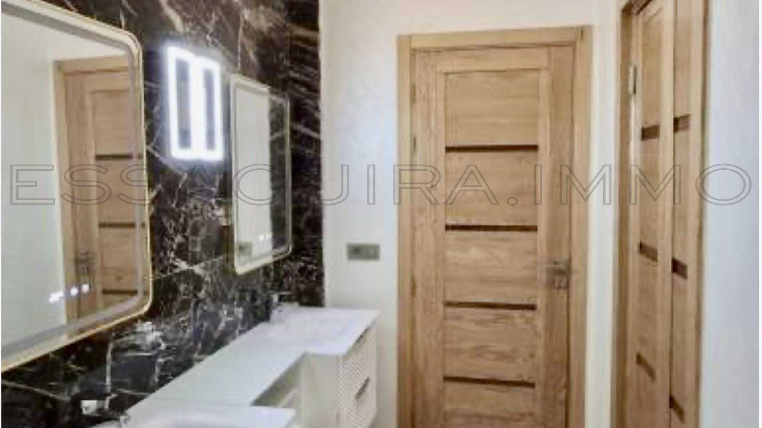 appartement avec 3 chambres et 2 salles de bain