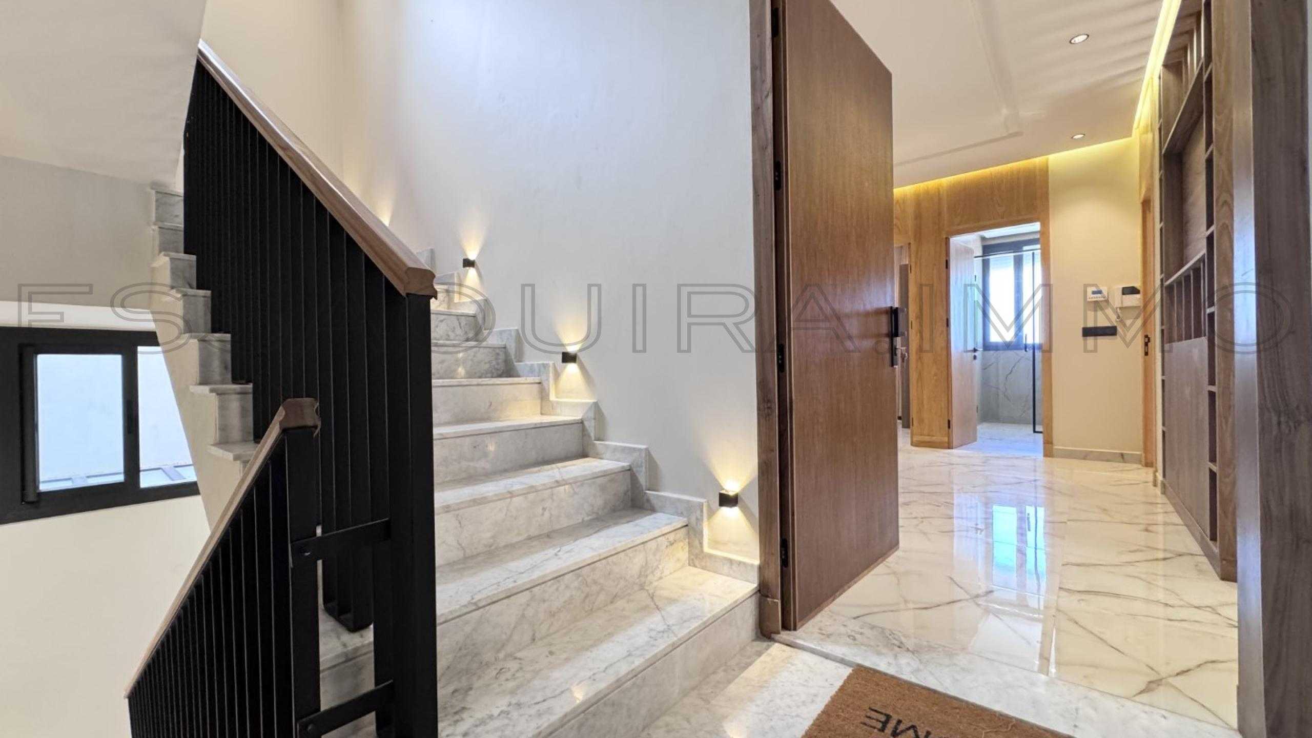 appartement avec 3 chambres et 1 salle de bain