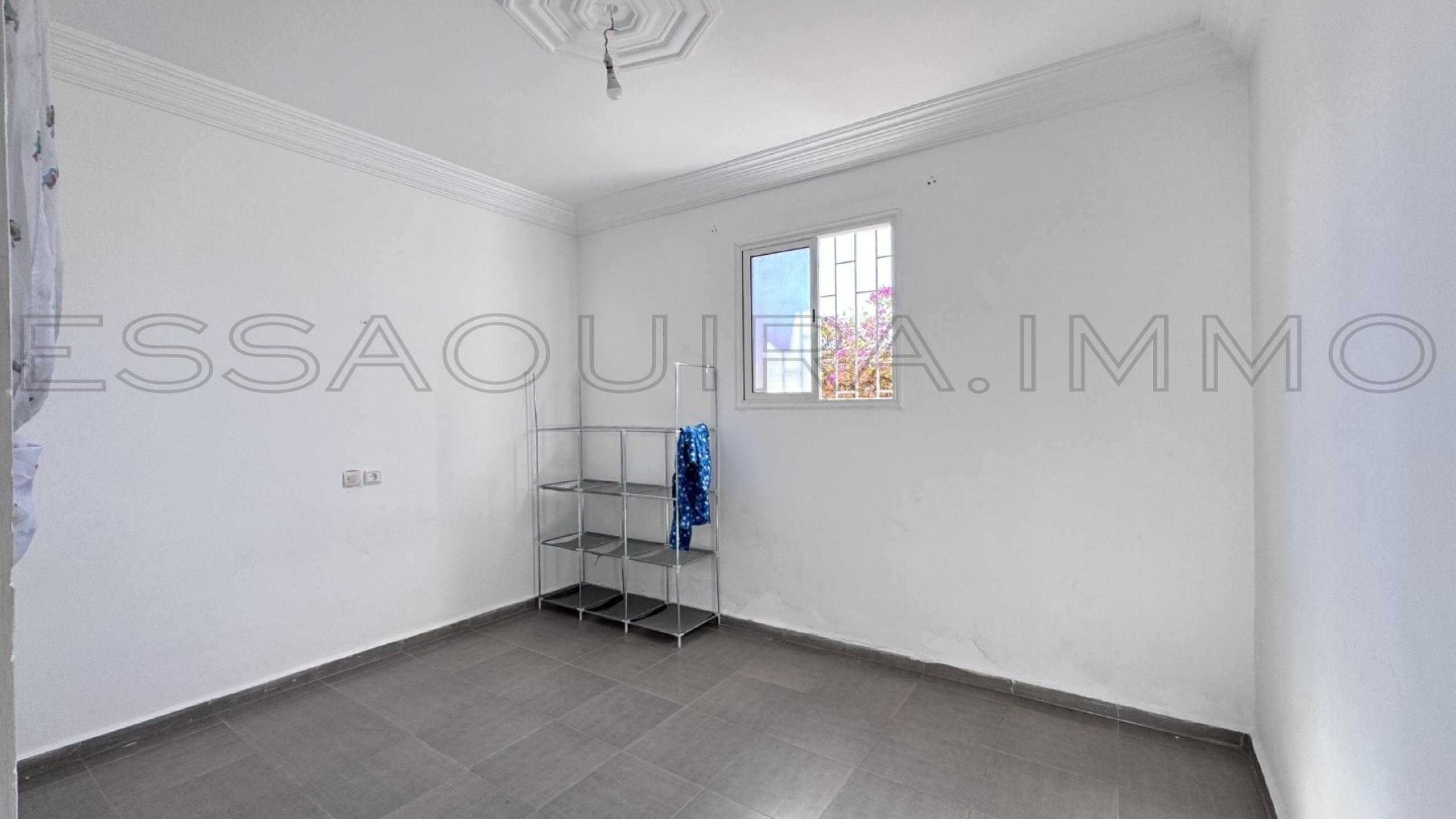 maison avec 3 chambres et 1 salle de bain