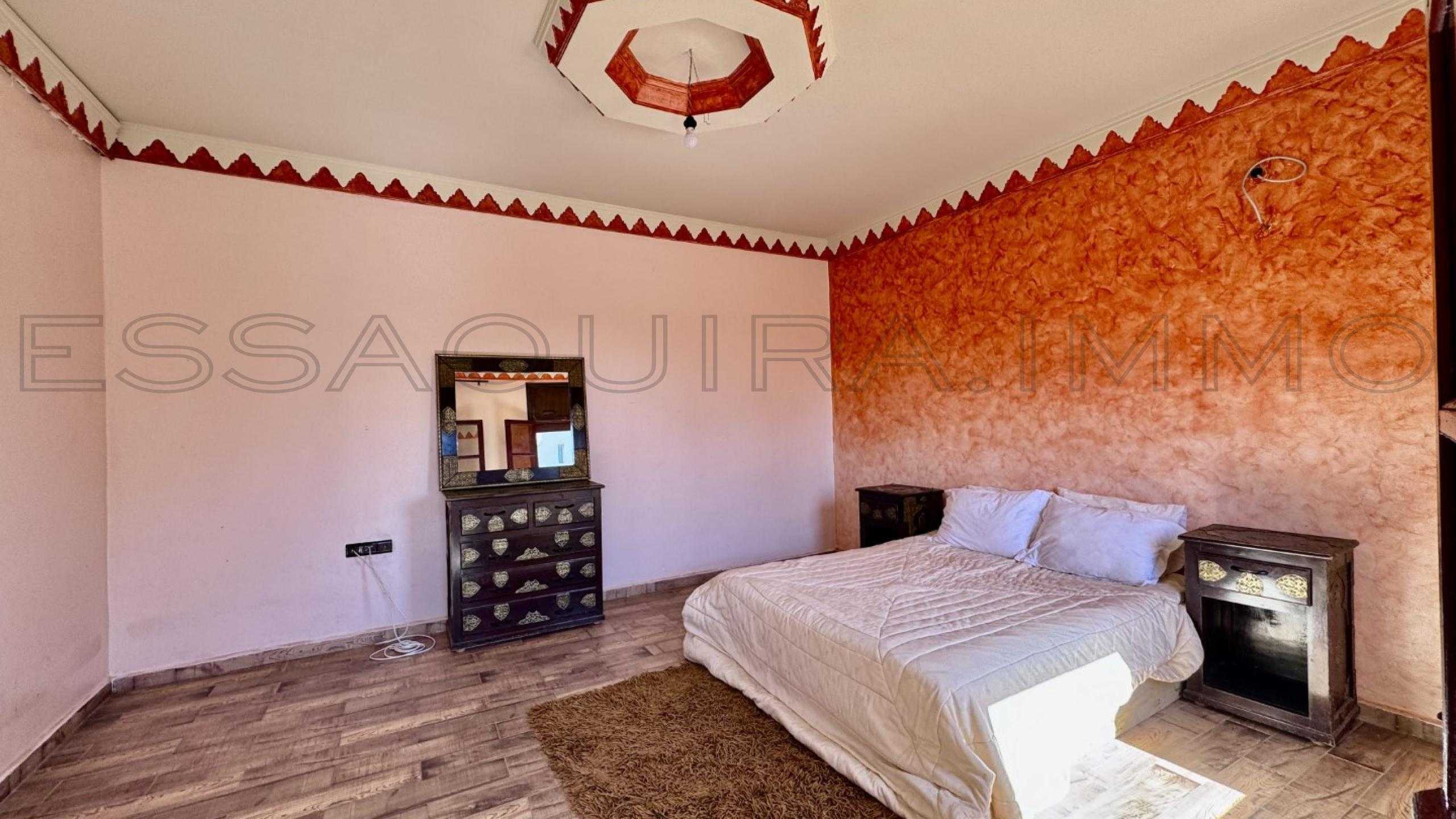 villa avec 6 chambres et 6 salles de bain