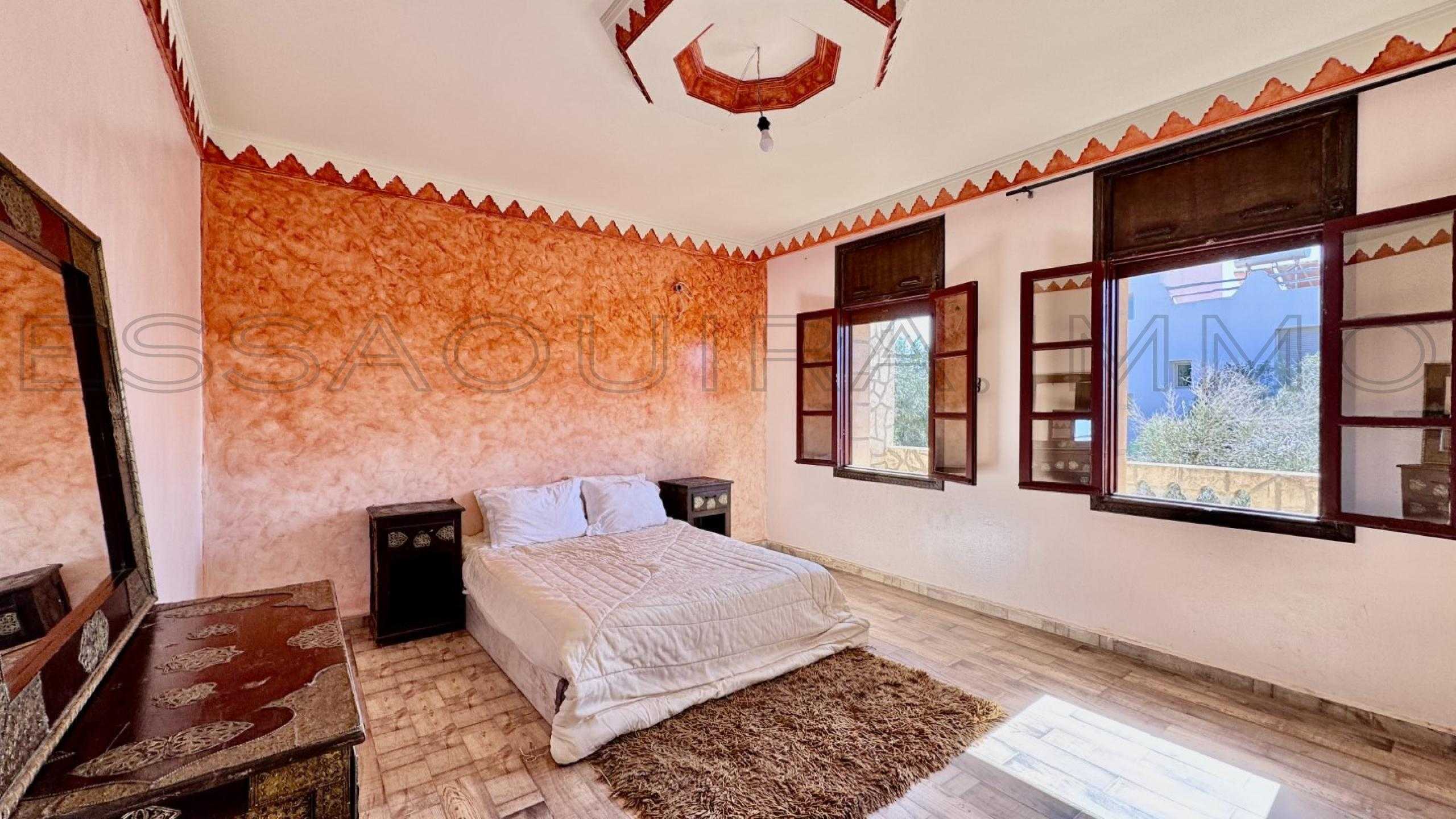 villa de 500 m&sup2; sur un terrain de 1,250 m&sup2;