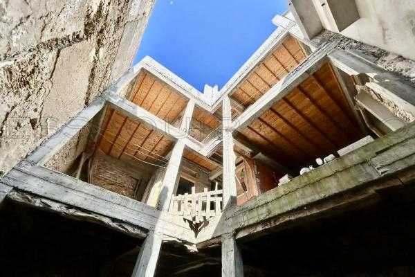 Riad Authentique à Réhabiliter – Opportunité Maison d’Hôtes